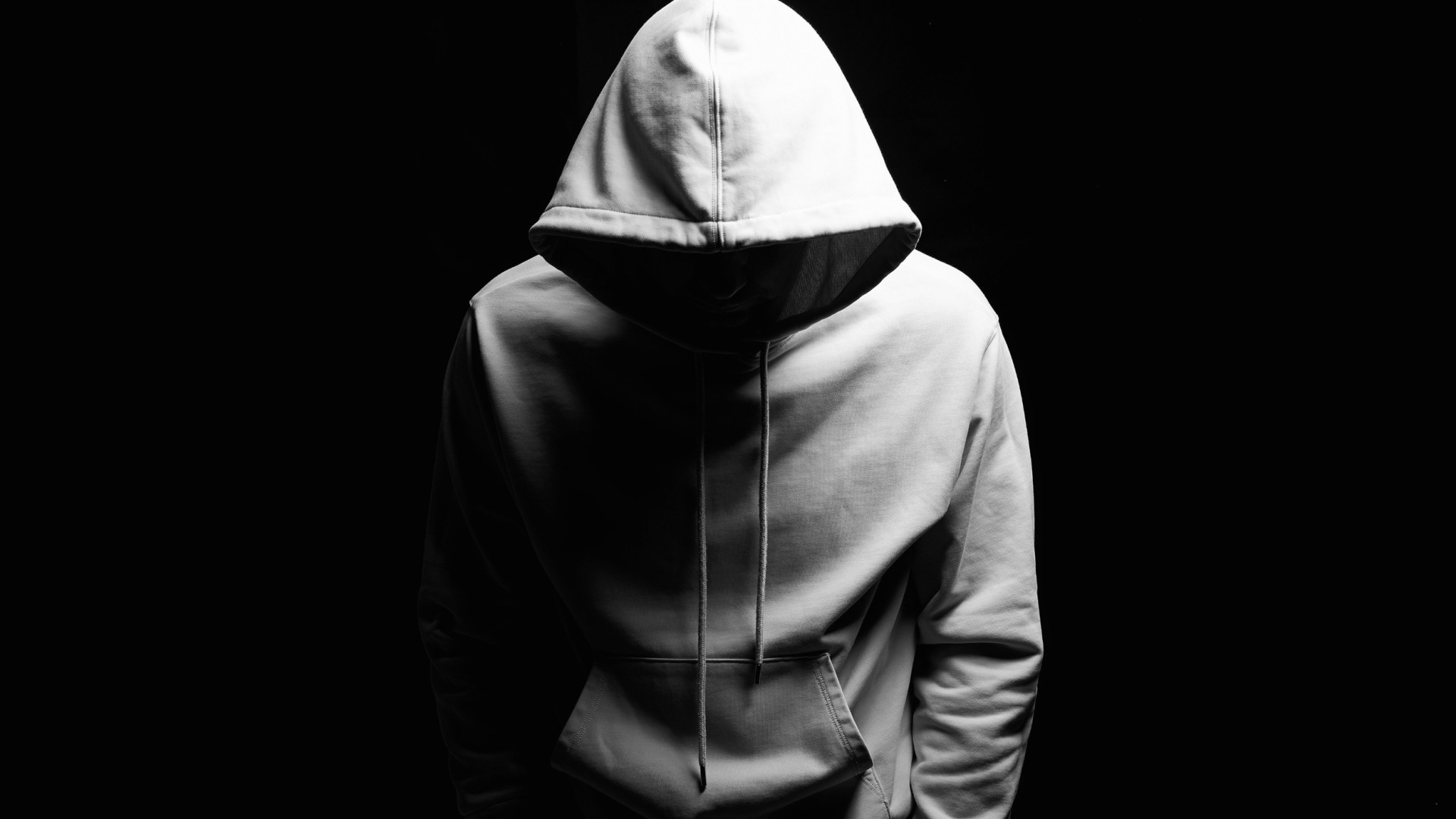Palpeggiò una vittima, denunciato uno straniero. Sarebbe il molestatore seriale