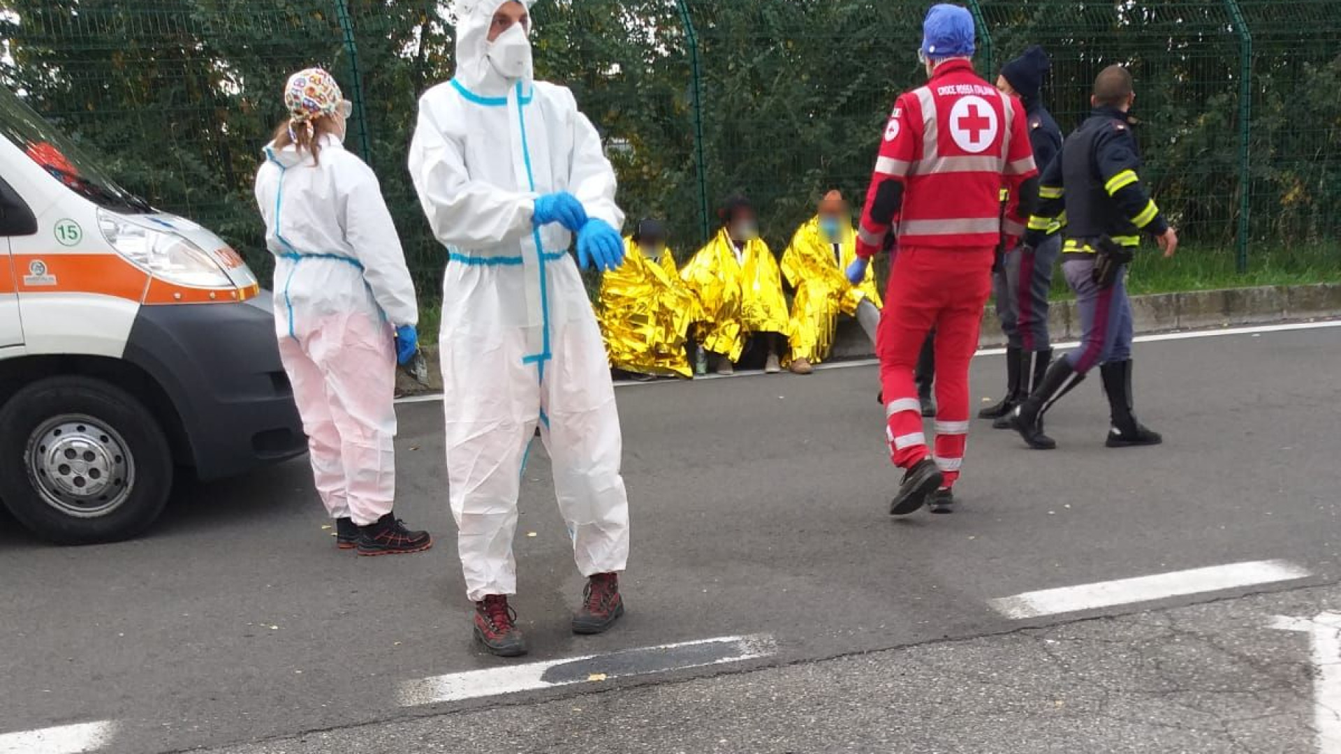 Fiorenzuola, scoperti cinque immigrati del Sudan nel cassone di un camion