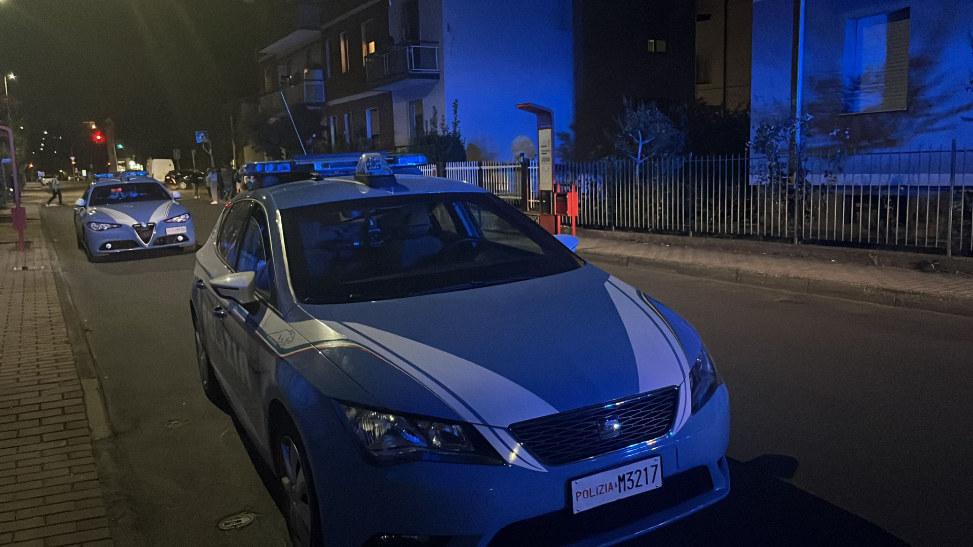 Spedizione punitiva in via don Minzoni: "Lo stavano gettando dalla finestra"