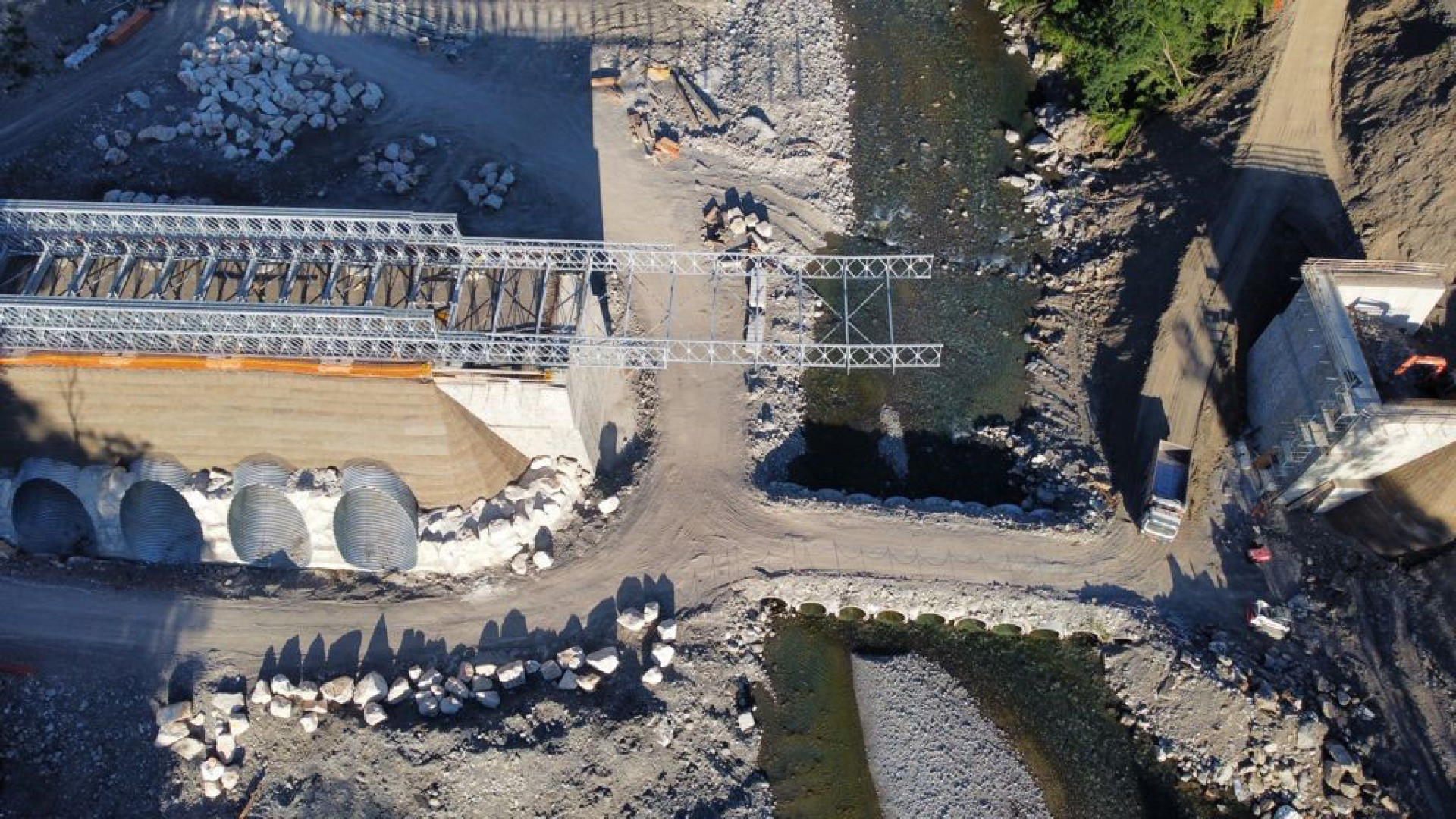 Lenzino, ponte provvisorio quasi ultimato: "La prossima settimana l'asfaltatura"