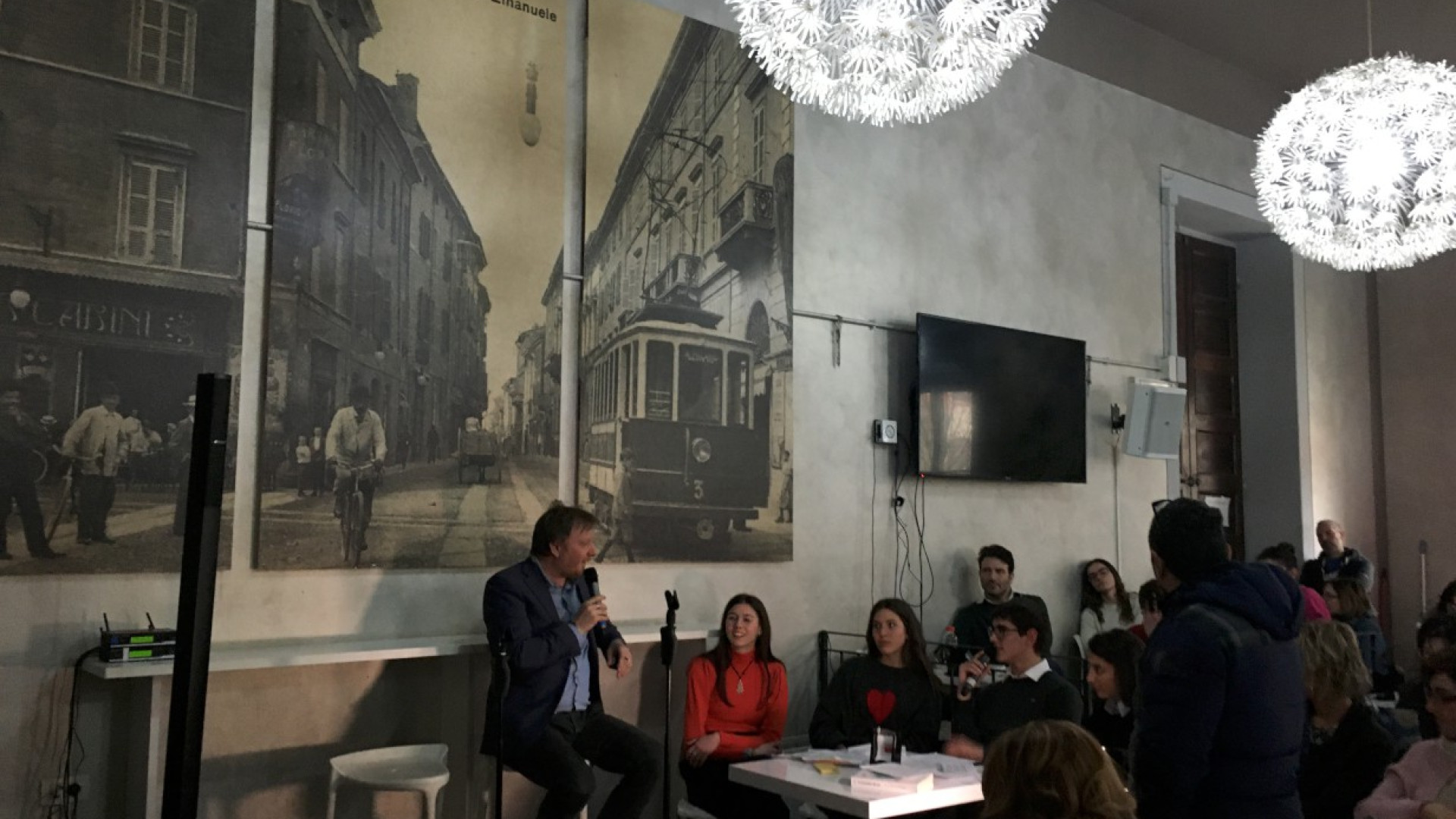 "Resilienza, per affrontare le difficoltà della vita". Alessandro Milan al Gioia