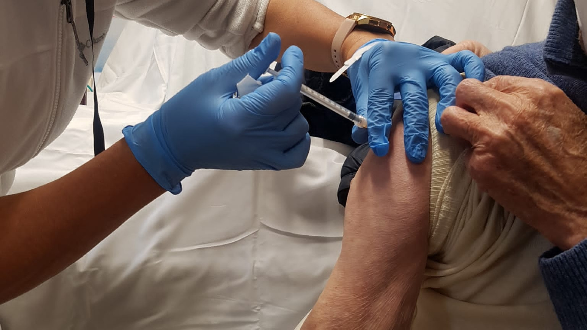 Quarta dose di vaccino anti-Covid: da domani si può prenotare a Piacenza