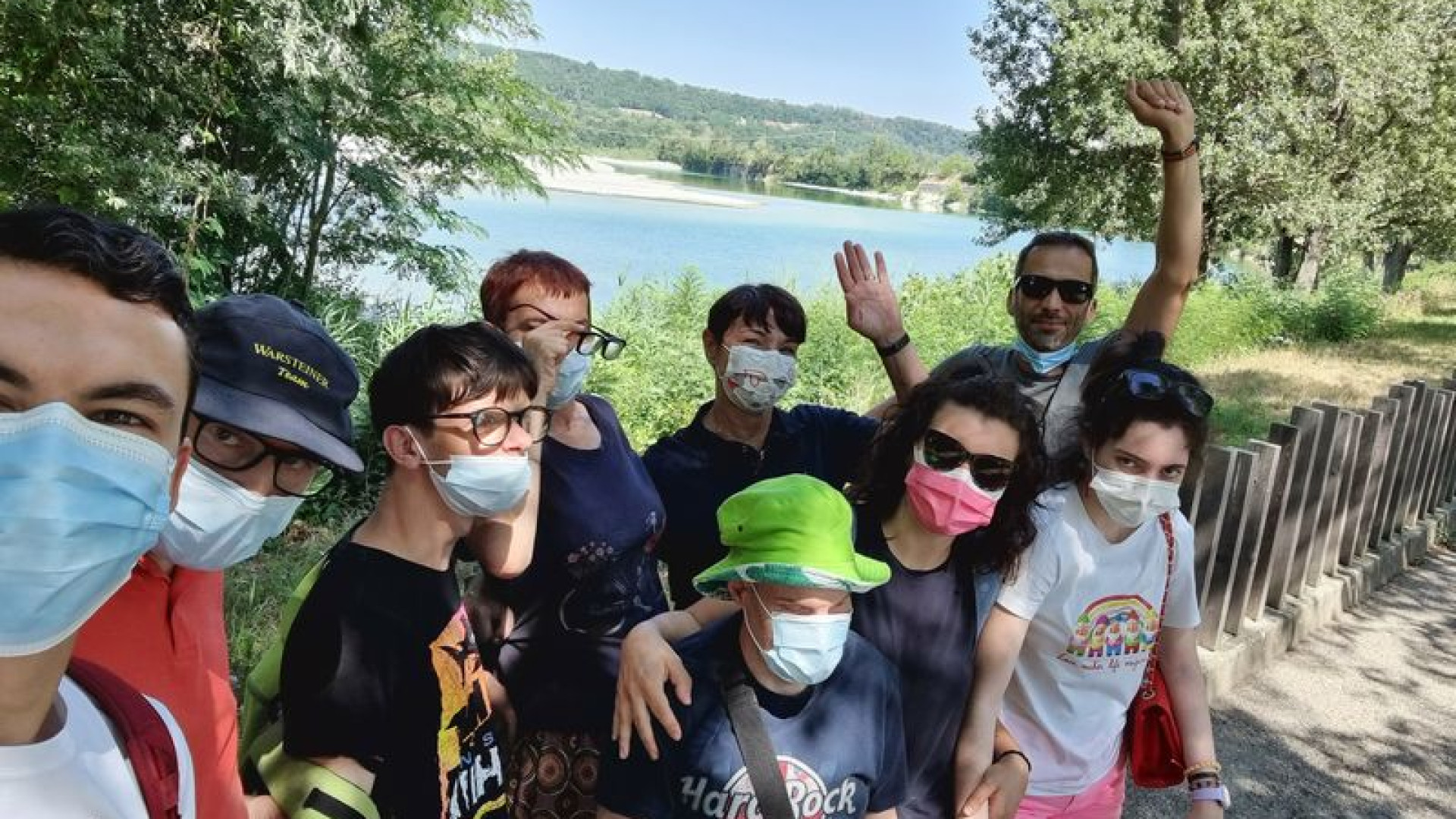 Geocart: hanno portato allegria sul Trebbia regalando sorrisi con i loro sassi colorati