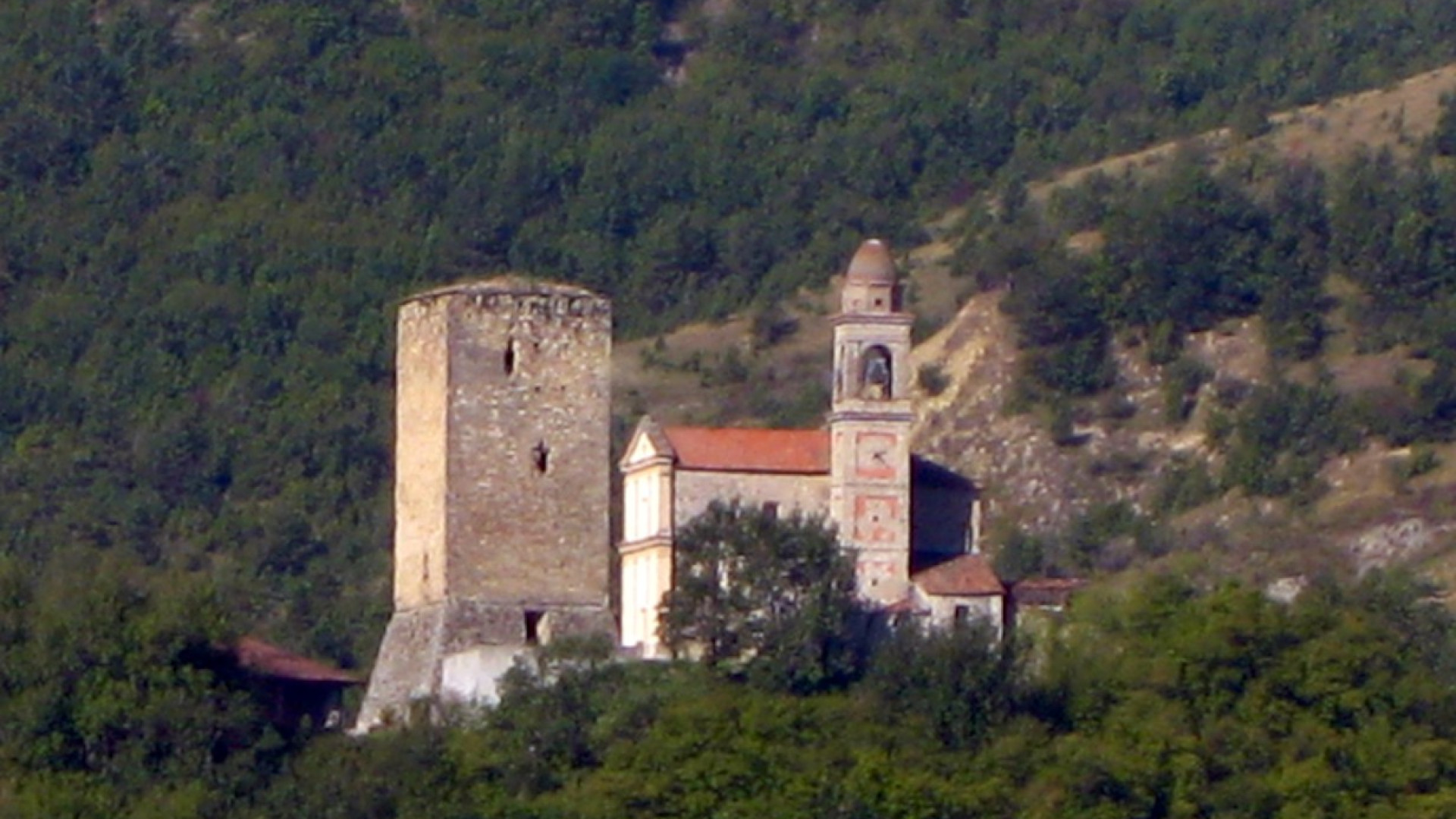 Chiesa di Bobbiano, la curia vorrebbe venderla: il sindaco Albasi cerca un benefattore