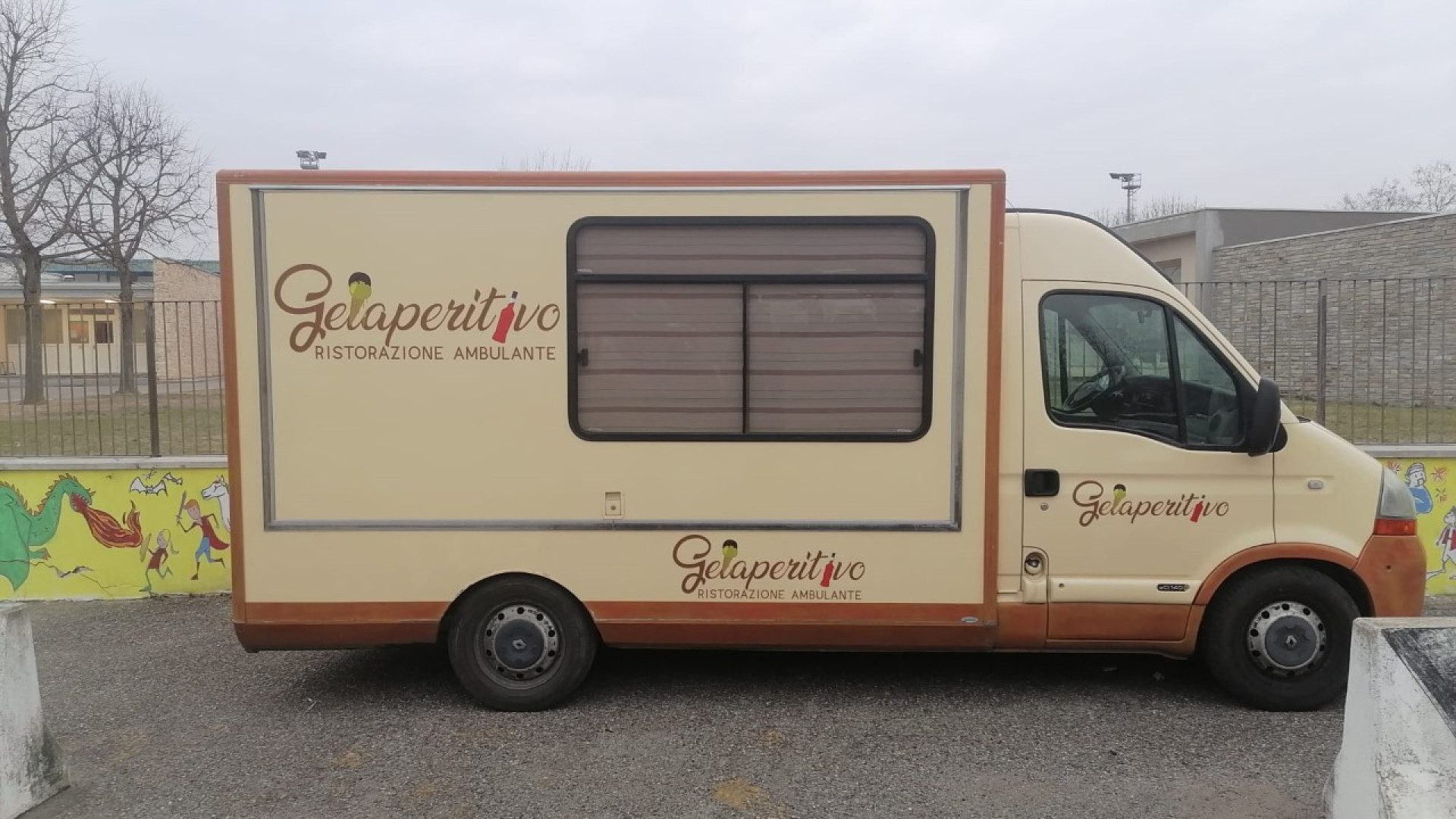 Niente vendita di merende fuori da scuola a Niviano. "Raccogliamo firme"