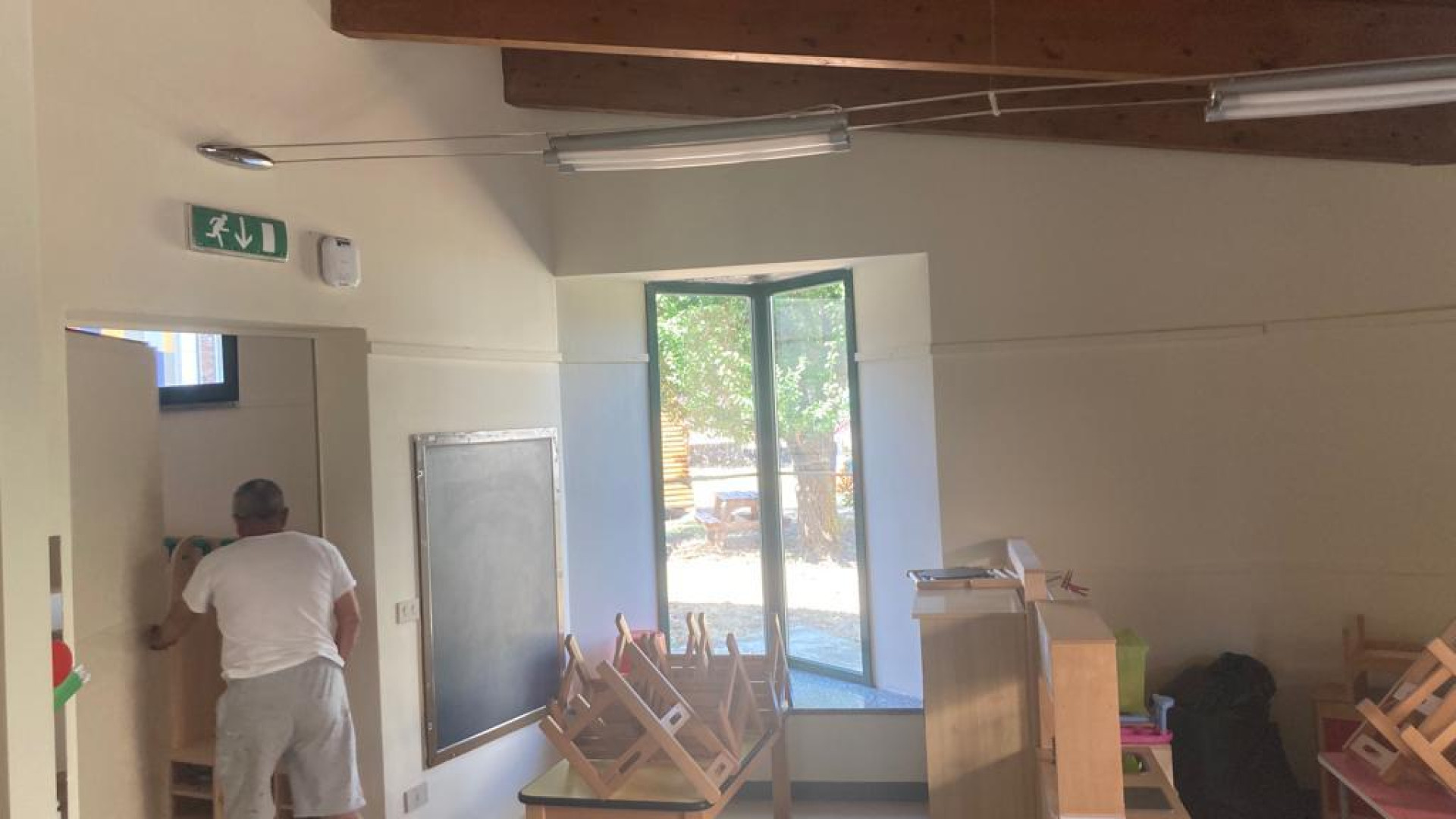 La materna di Pianello si rifà il look in vista del nuovo anno scolastico: 60 alunni iscritti