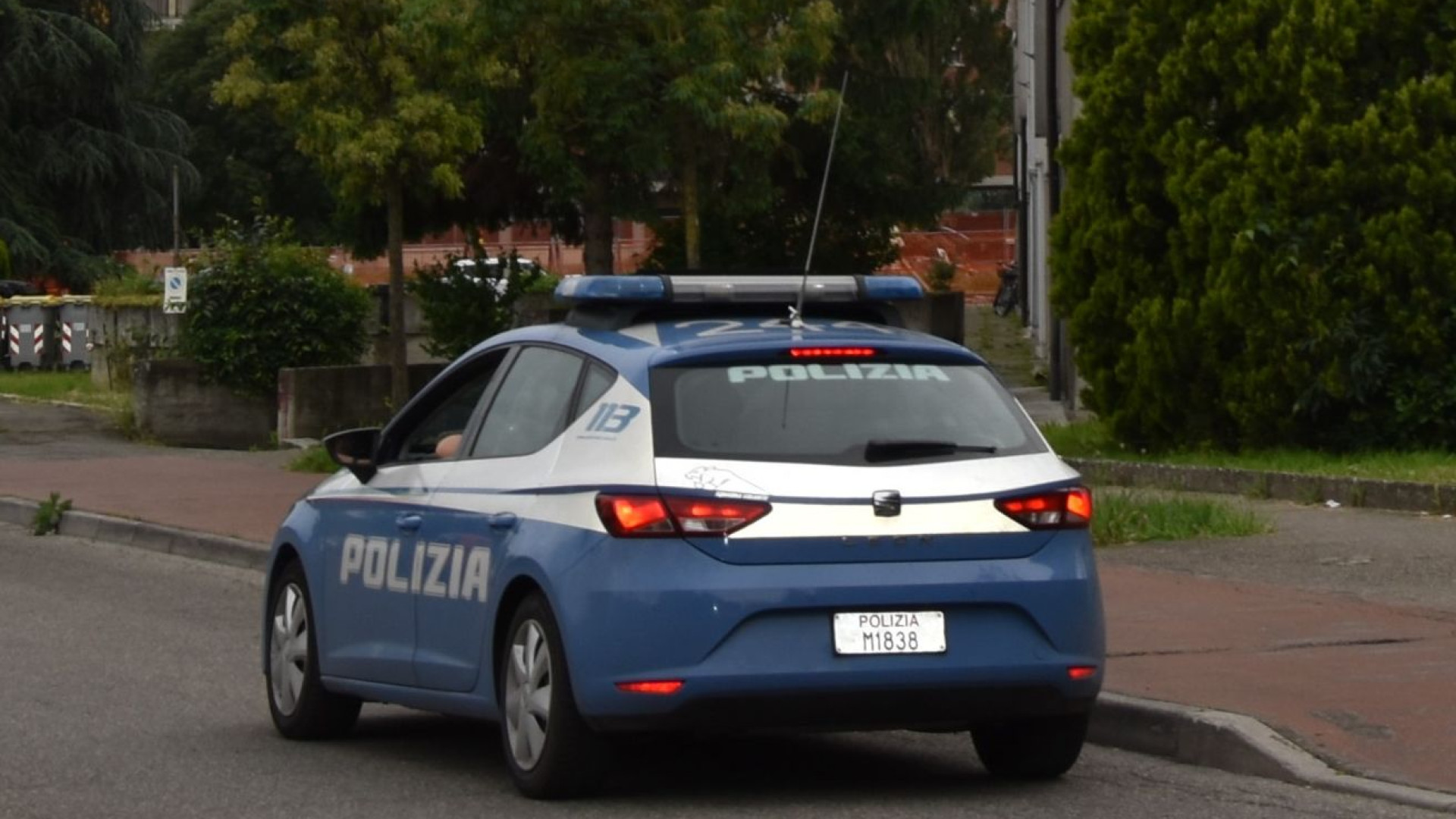 Lesioni e rapina dopo la lite con una donna: arresto e foglio di via per un 34enne