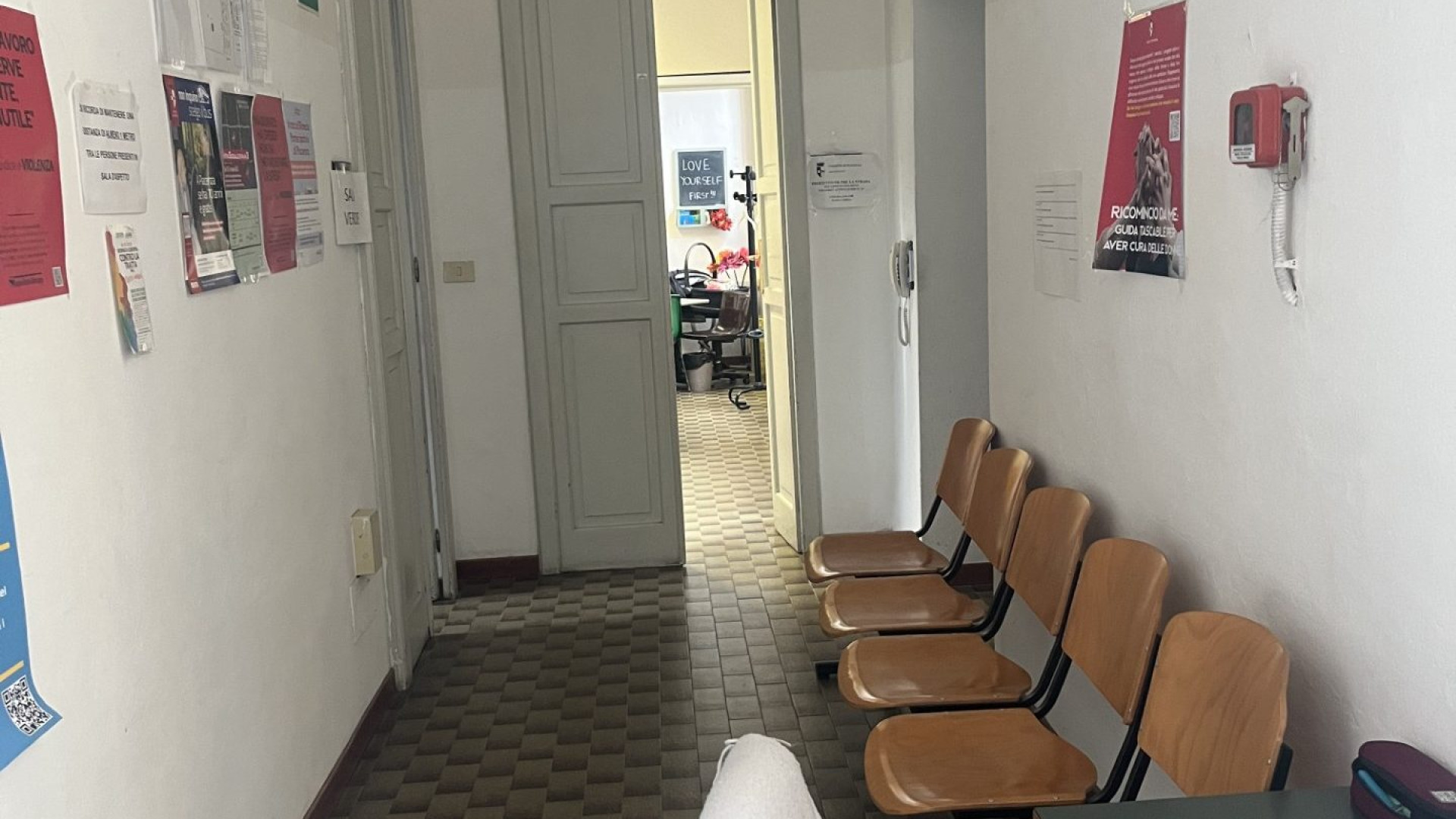 Costretta a prostituirsi a 15 anni con l'inganno: "Sono uscita dall'orrore della tratta"