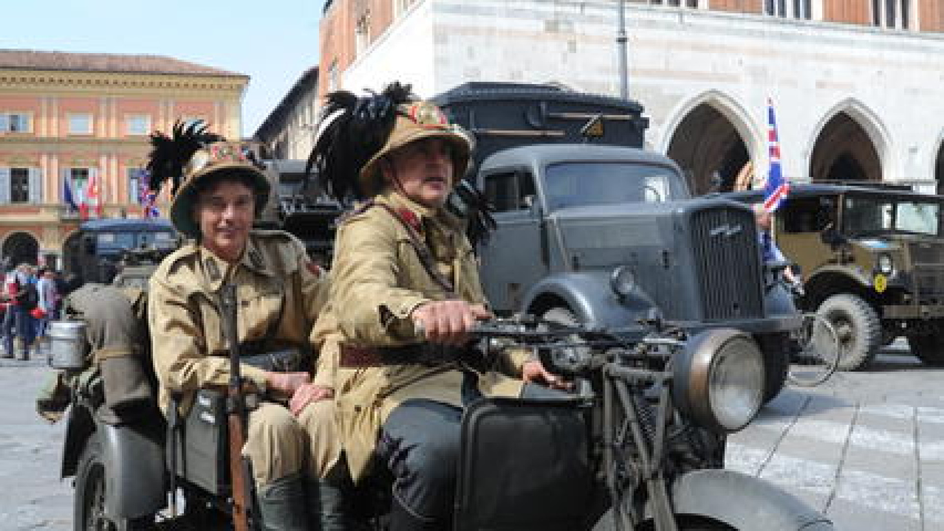 La fine della Seconda Guerra mondiale rivive in piazza Cavalli. LE FOTO
