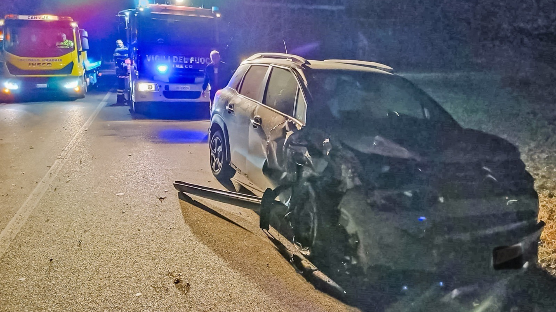 Ziano, incidente tra due auto e un furgone: grande paura, ma nessun ferito