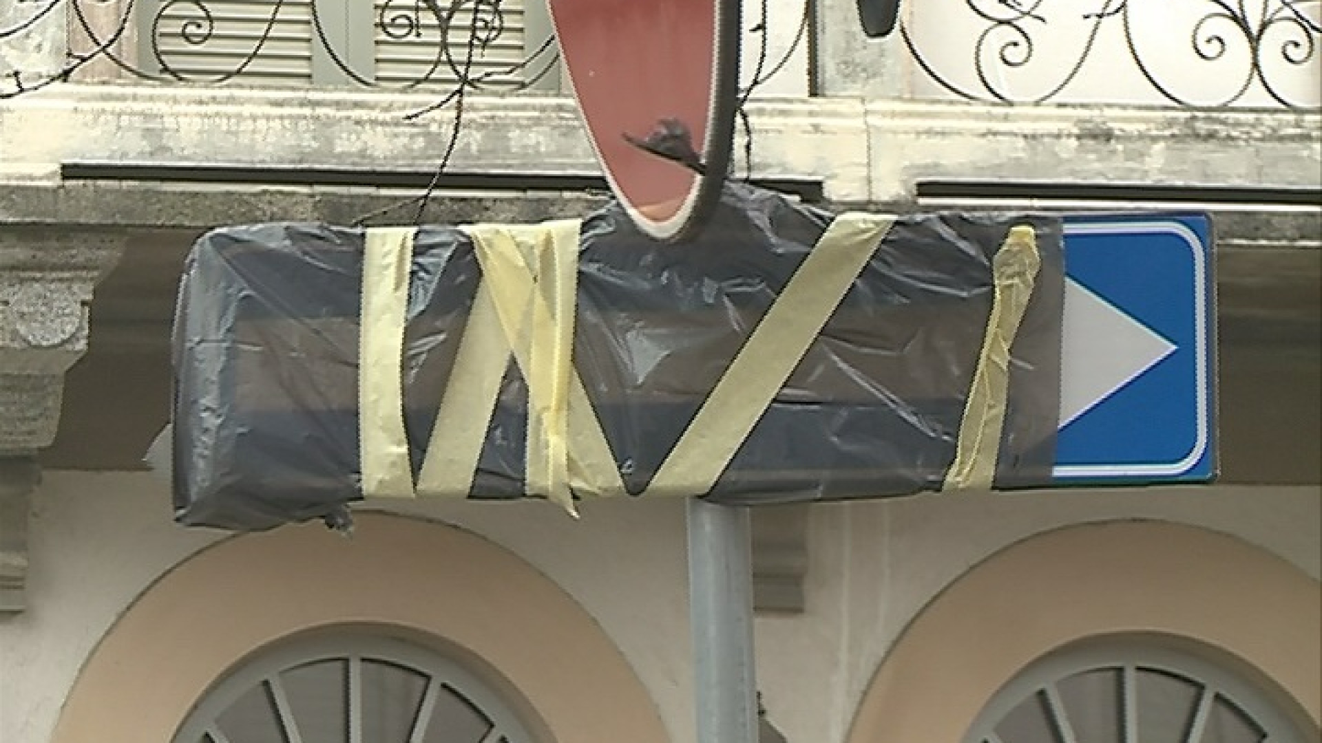 Sensi unici invertiti dal 16 dicembre in via Alberoni: posizionati i nuovi cartelli