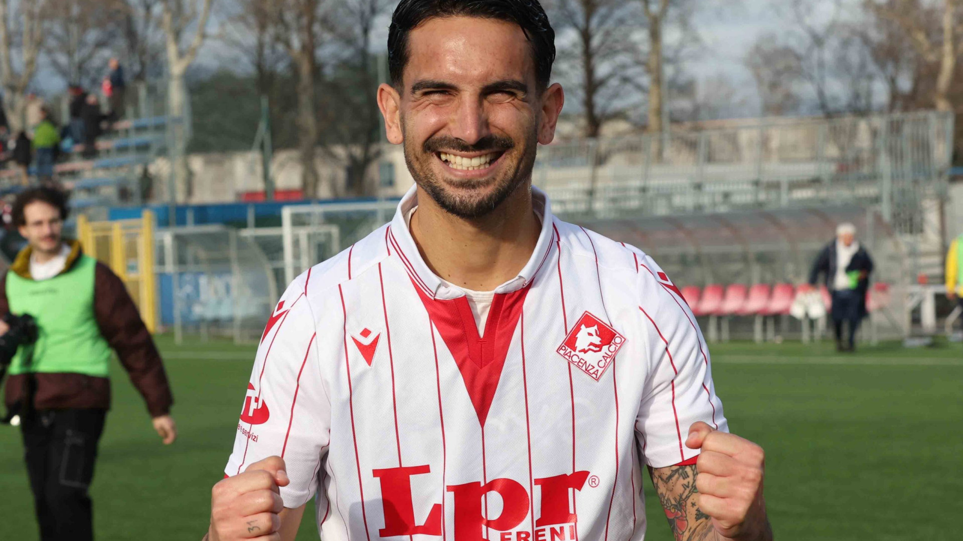 Piace, è ufficiale: il fantasista Stefano D'Agostino è tornato a vestire biancorosso