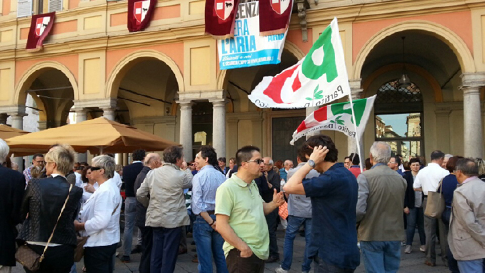 Festa del Pd in piazza Cavalli, il sindaco: “Nessuna violazione al regolamento”