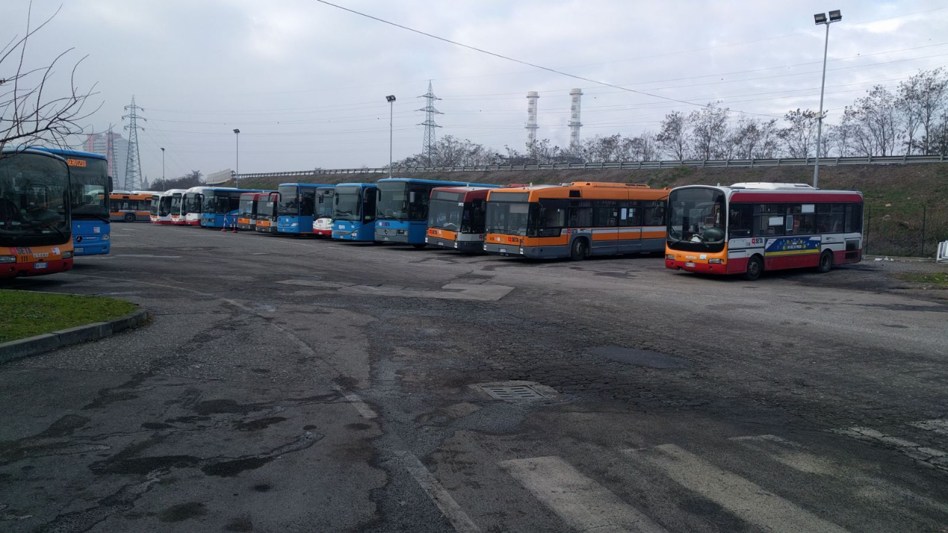 I sindacati chiedono sicurezza. "Forze dell'ordine facciano controlli sui bus"