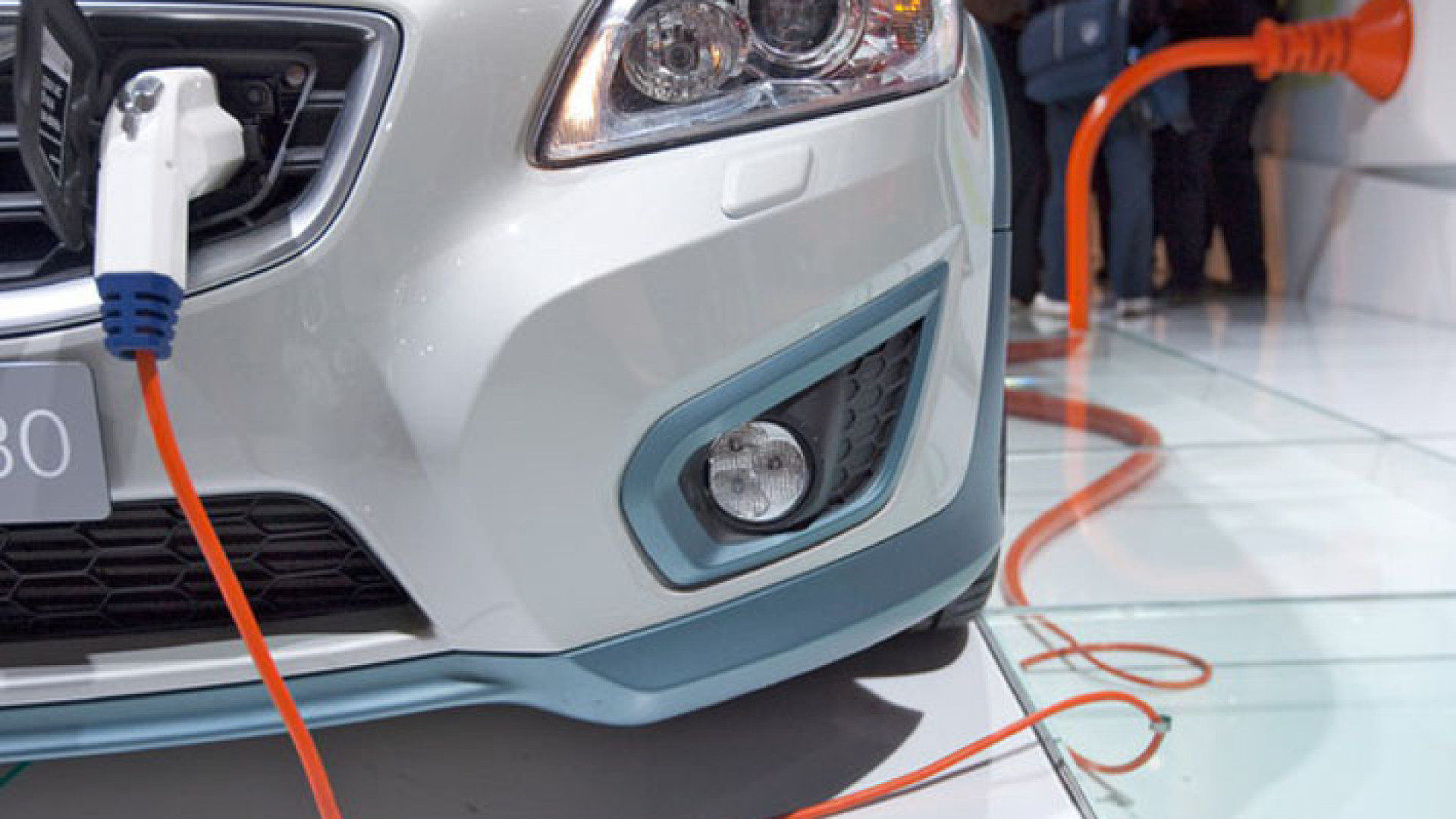 Veicoli elettrici, bando del Comune per 45 nuovi posti-ricarica in 37 punti