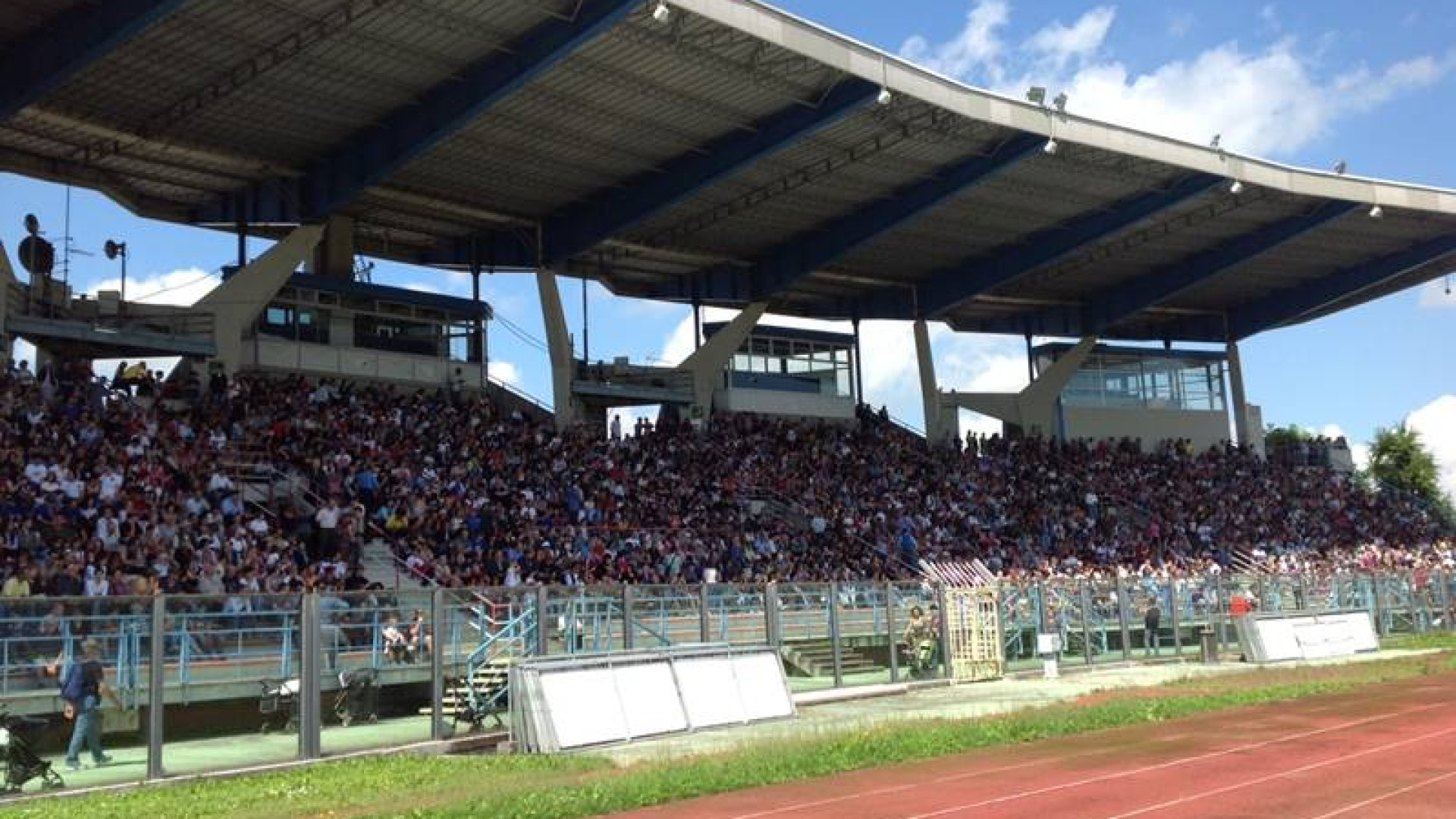 Eventi sportivi, fino a mille spettatori all'aperto e 200 per quelli indoor