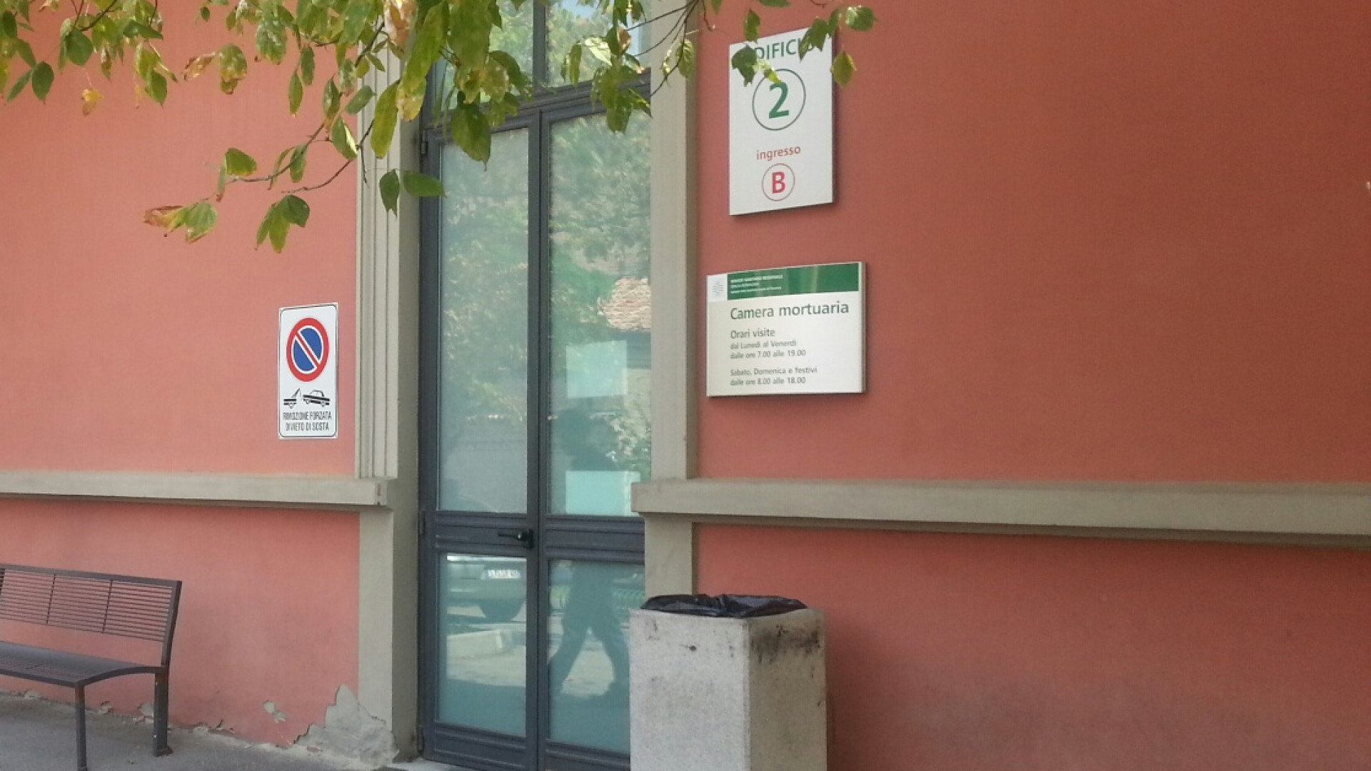 Delitto trolley, il professore ucciso con 20 colpi. Eseguita l'autopsia