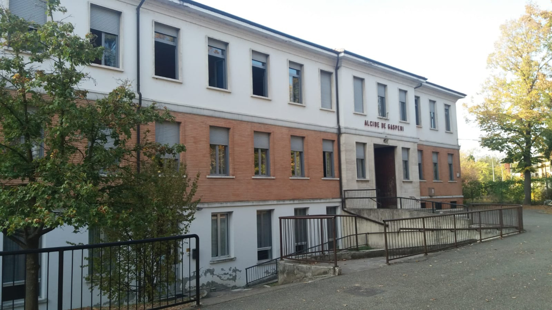Più volontari Auser alle scuole di via Stradella: "Alunni in sicurezza"