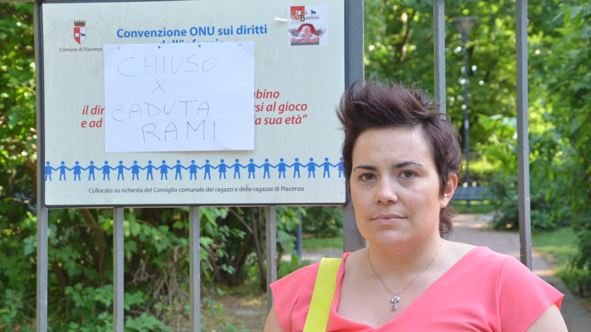 Facsal, mamme sul piede di guerra dopo il ramo caduto al parco giochi