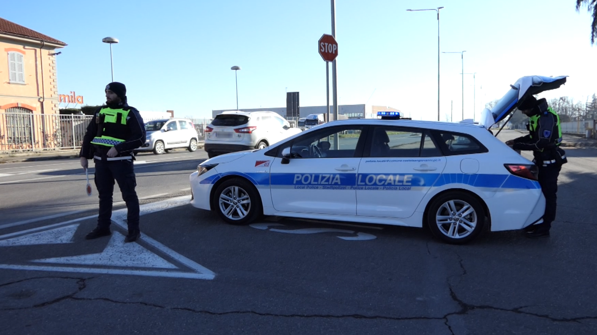 Controlli natalizi a Castello, dieci auto sequestrate e sette patenti ritirate