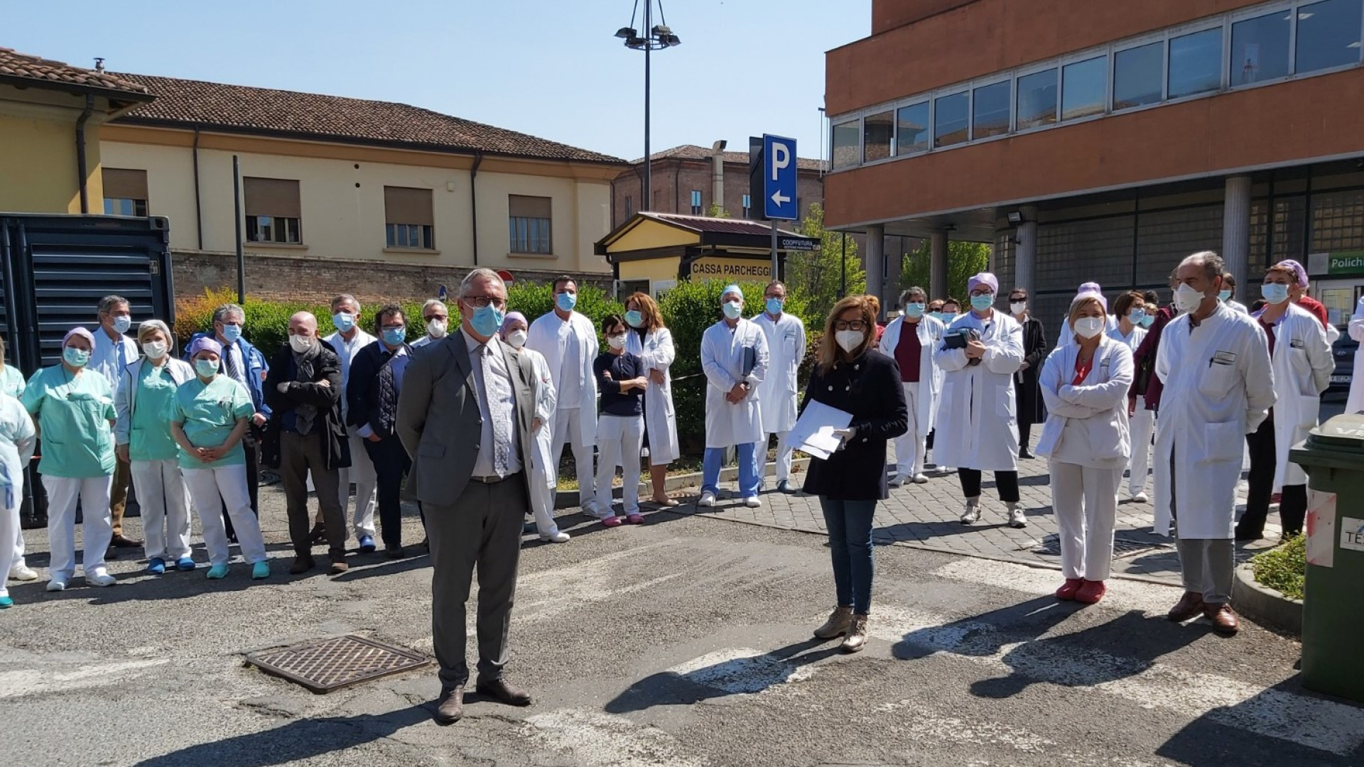 Il sindaco di Piacenza porta il "grazie" della città agli operatori sanitari