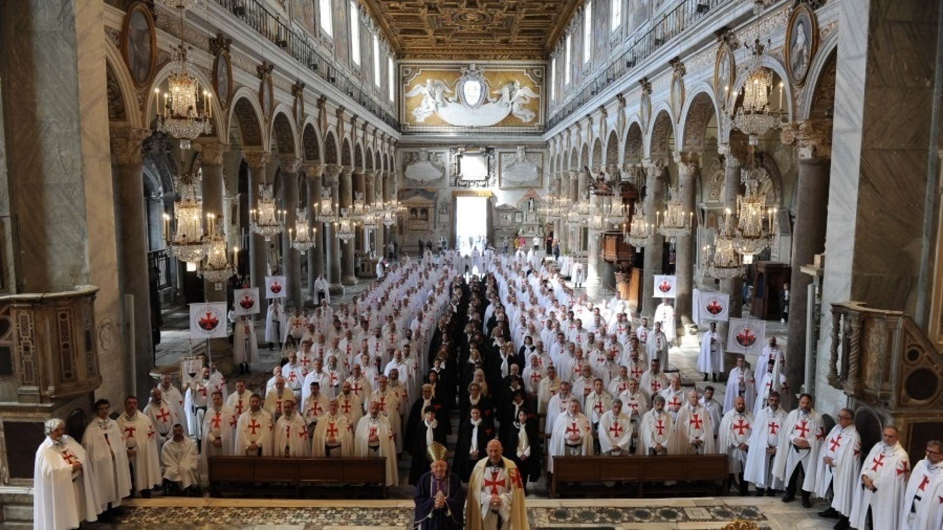 "No ai templari in chiesa con la divisa". Il vescovo: "Motivi di diritto canonico"