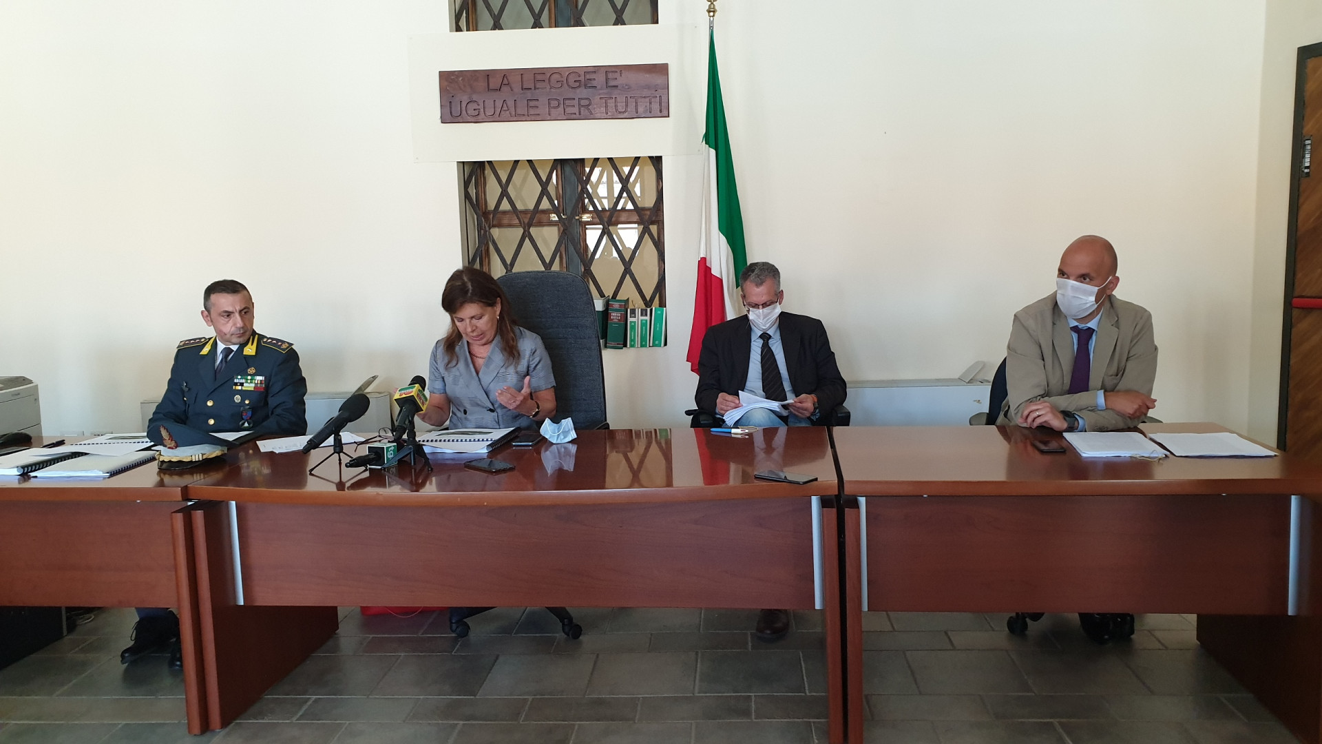 Procuratore Pradella: "Fatti gravi che non intaccano la fiducia nell'Arma". Savo: "Per noi un colpo al cuore"