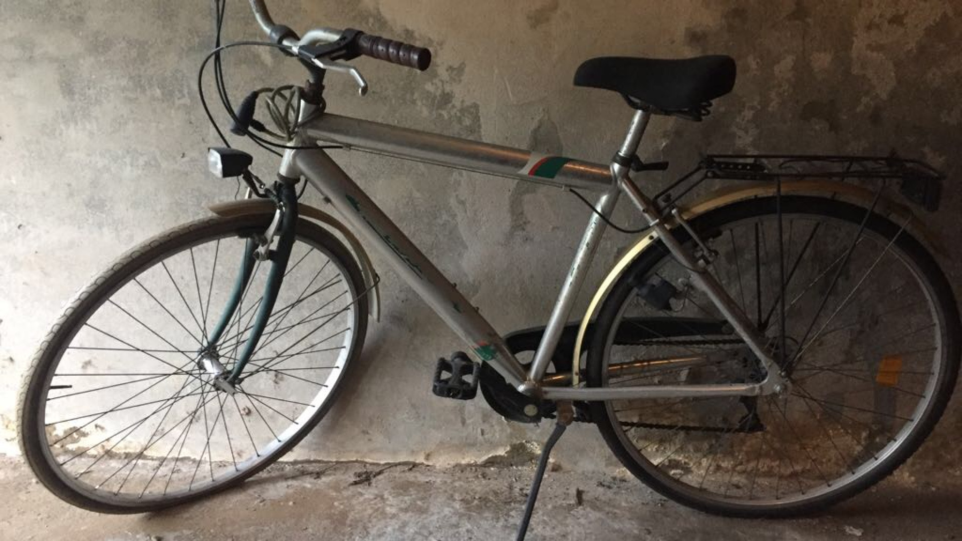 Droga sotto al sellino della bici, assolto: "Chiunque poteva mettercela"