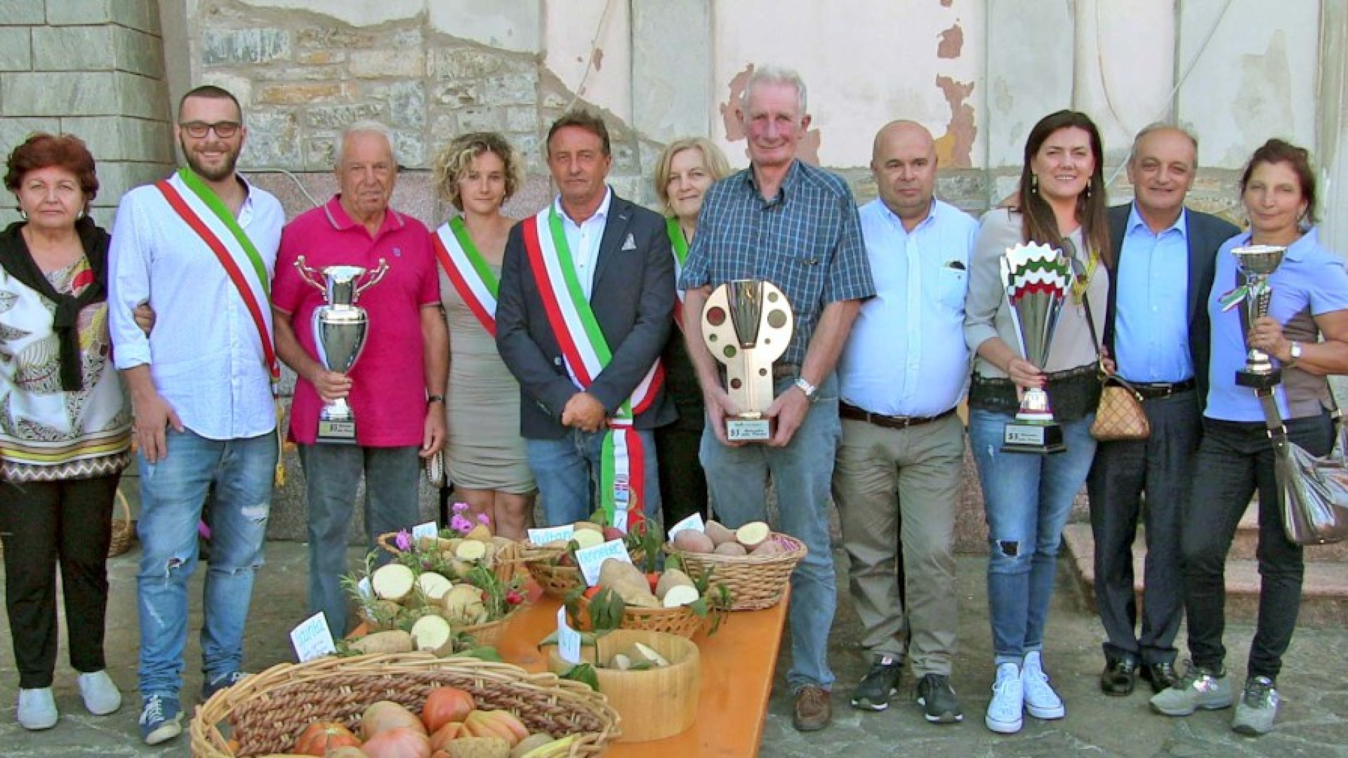 Successo a Mareto per la festa della patata. In mostra anche le carote giganti