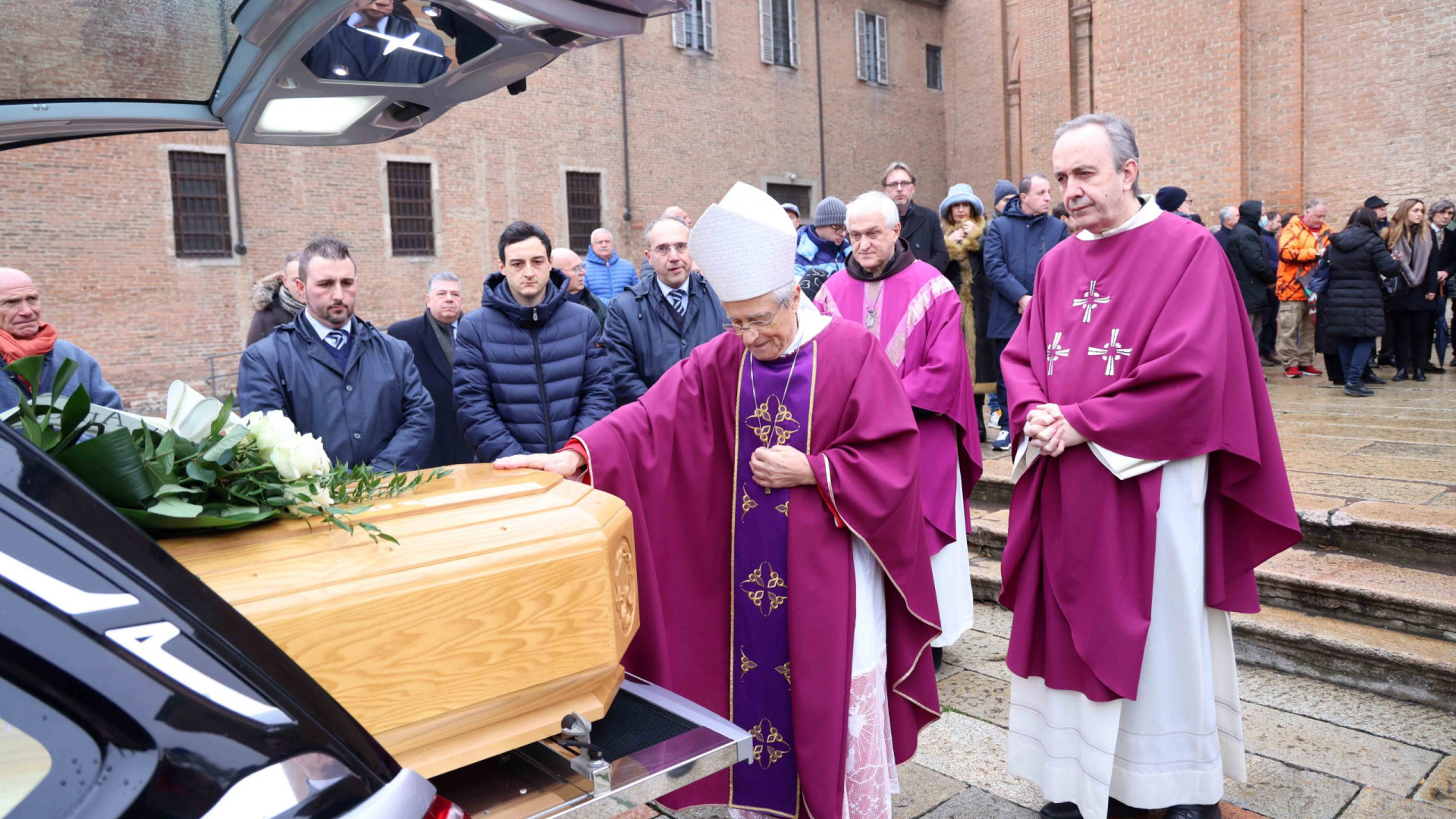 Oggi l’ultimo saluto a Sforza. L'impegno di Sgarbi: "Ora va risarcita la sua memoria"