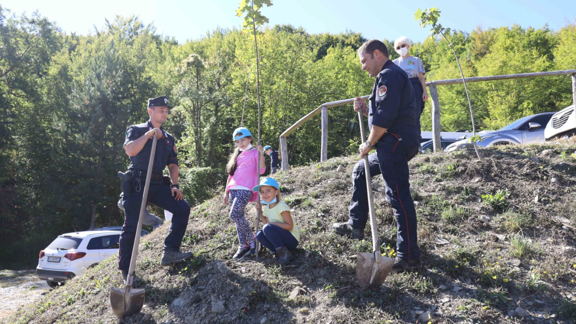 Ceci di Bobbio, la Giornata dell'albero è un successo: 500 piccoli studenti coinvolti