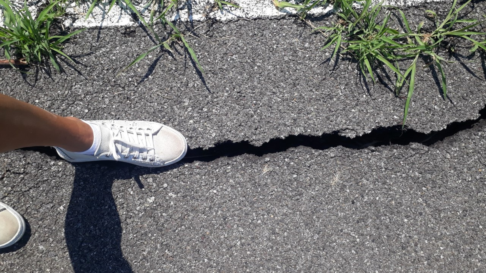 Castel San Giovanni: pista ciclopedonale della logistica un colabrodo con i crateri