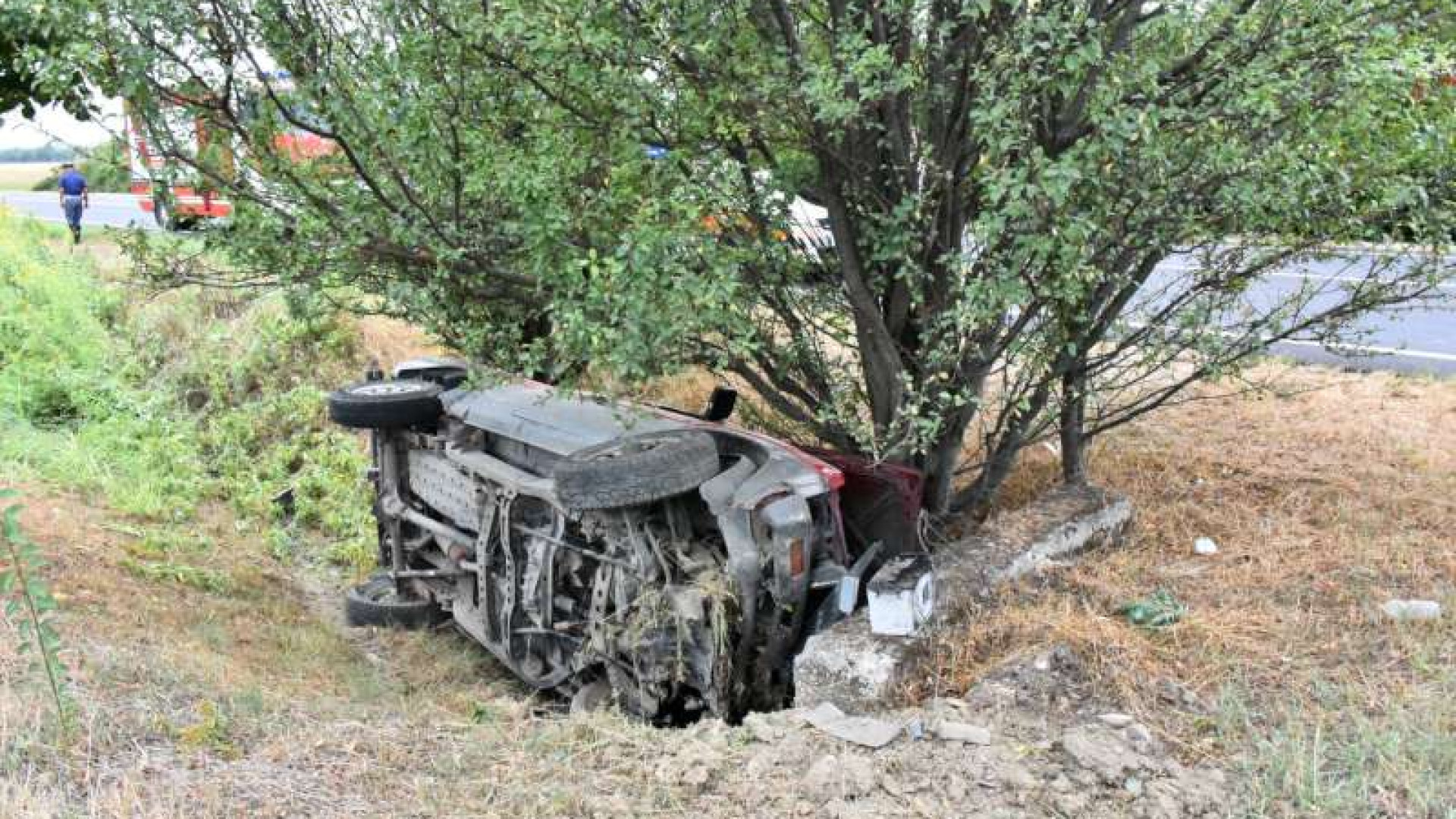 Auto fuori strada a San Nazzaro, ferito un uomo