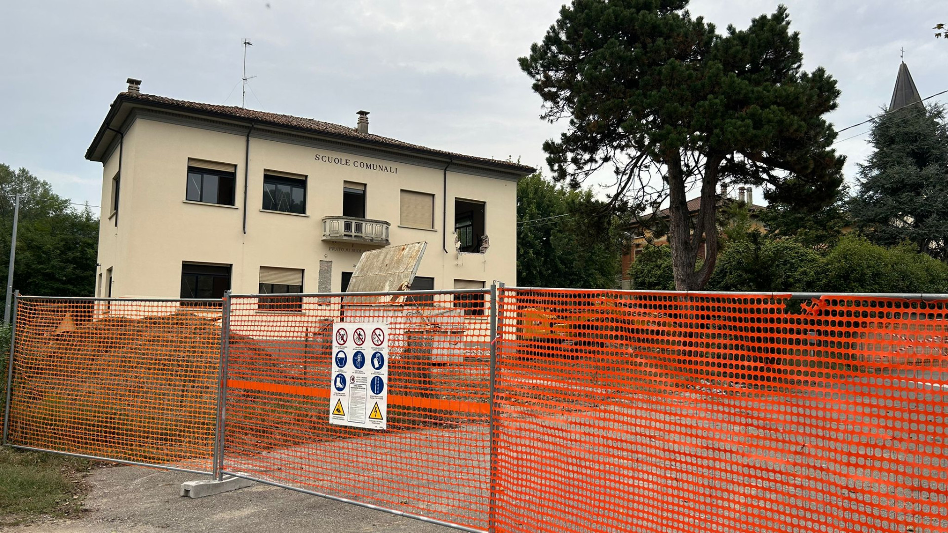 Addio alle scuole di Prato Ottesola. "Va pensiero", il ricordo degli alunni