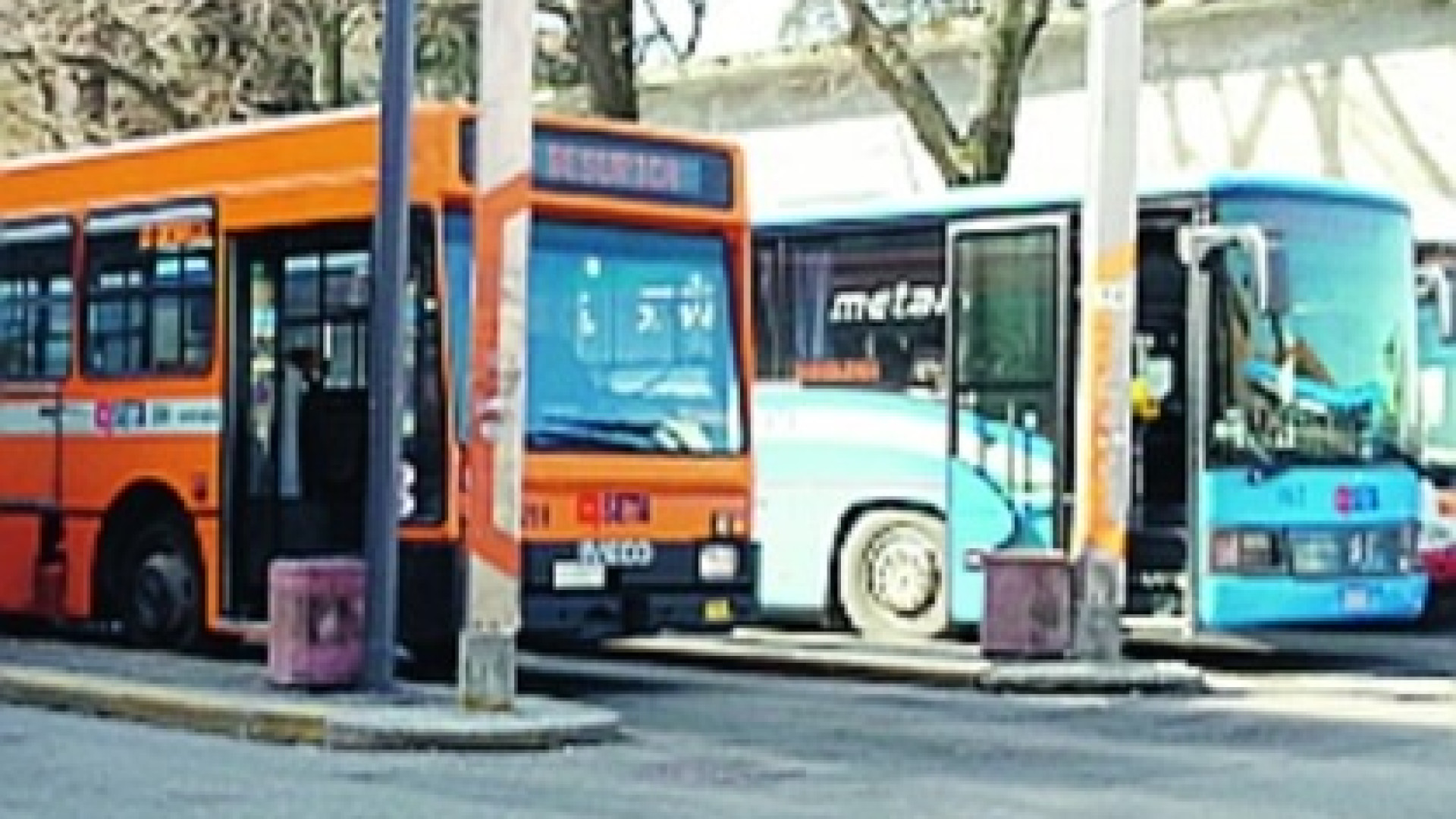 Cazzotti all'autista dell'autobus: il giudice lo perdona