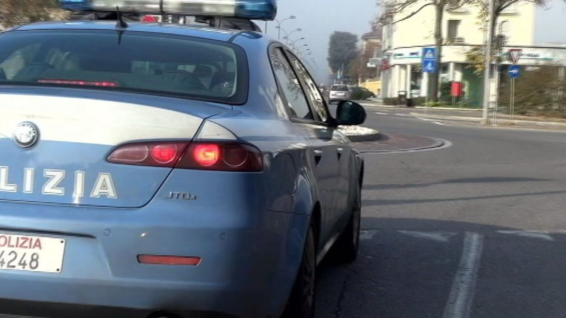Atti osceni davanti a ragazzine in piazzale Plebiscito. Due denunce
