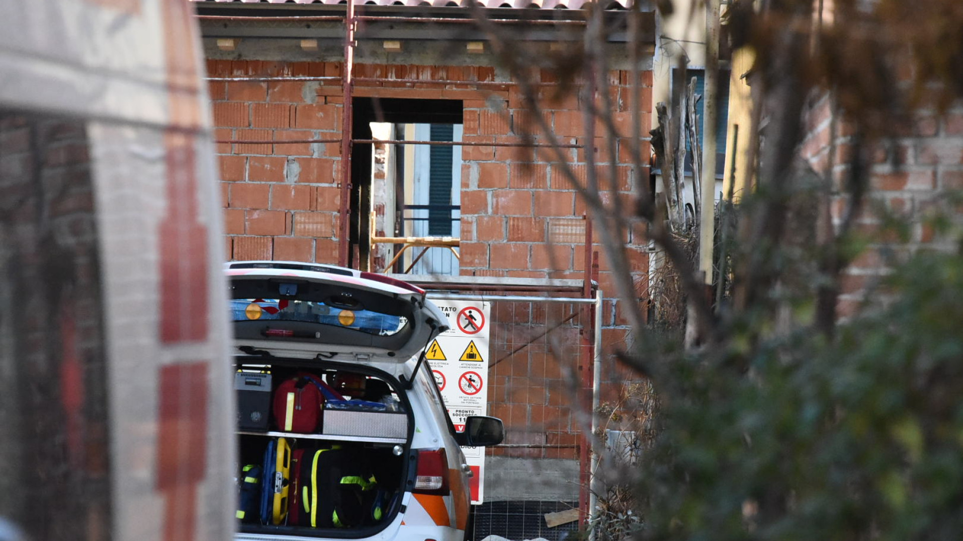 Via Veneto: cade da un ponteggio, grave un 33enne