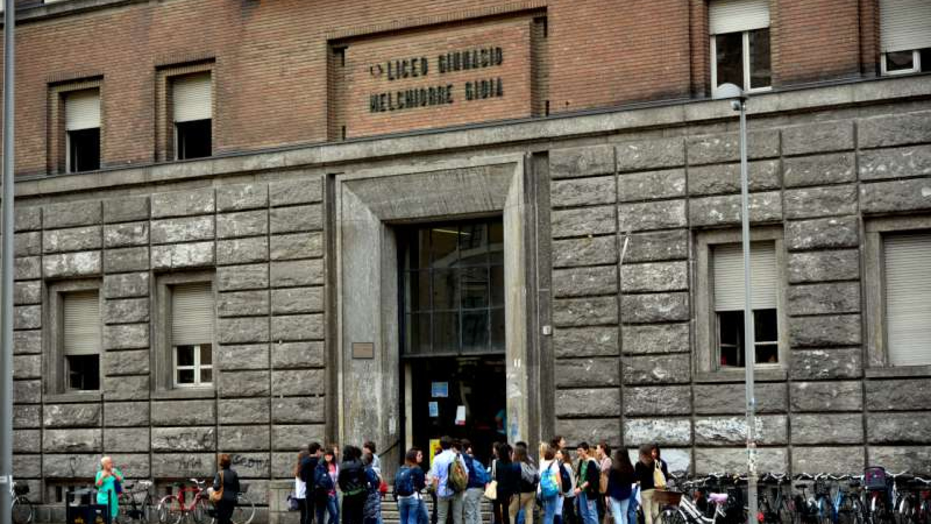 Iscrizioni scolastiche online a quota 7mila. Uno su due sceglie un liceo