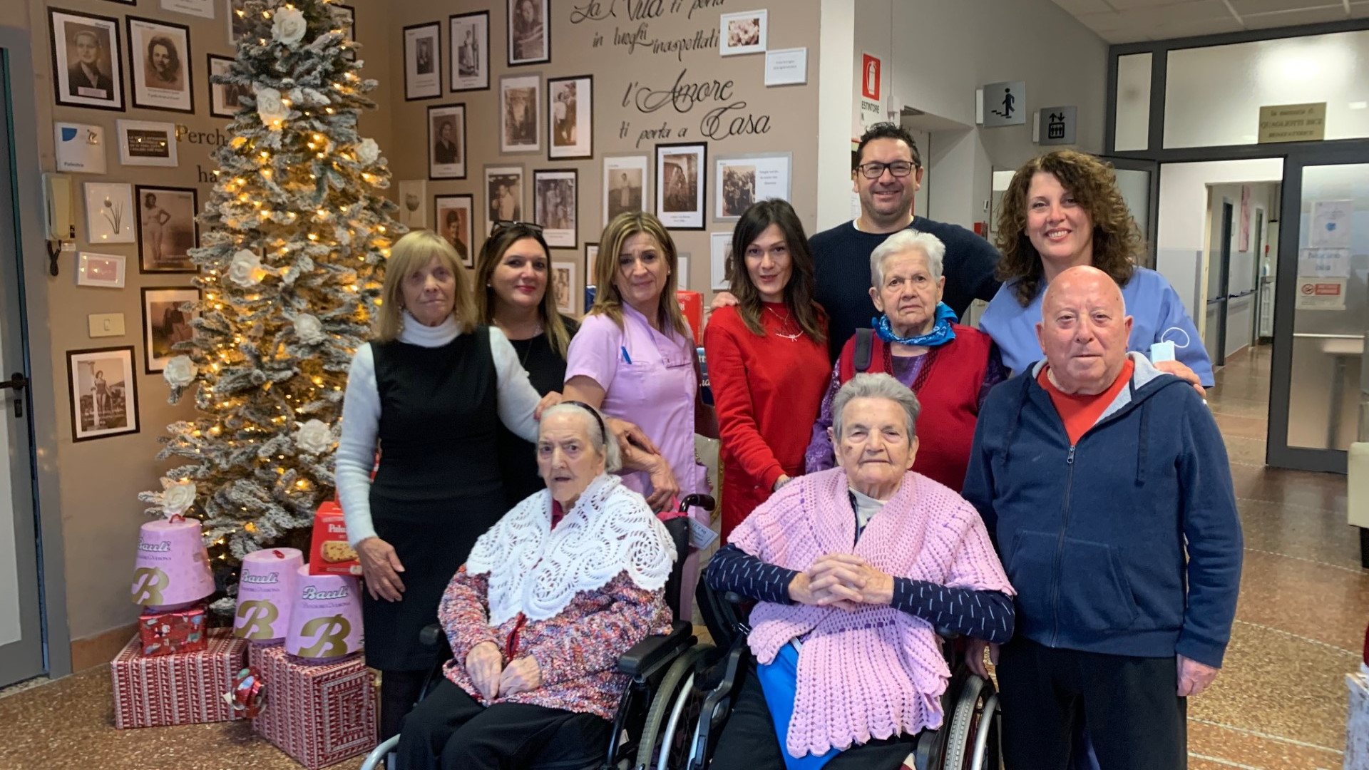 Il Natale della casa di riposo Ceresa: dalla Bottigelli 40 panettoni donati agli anziani