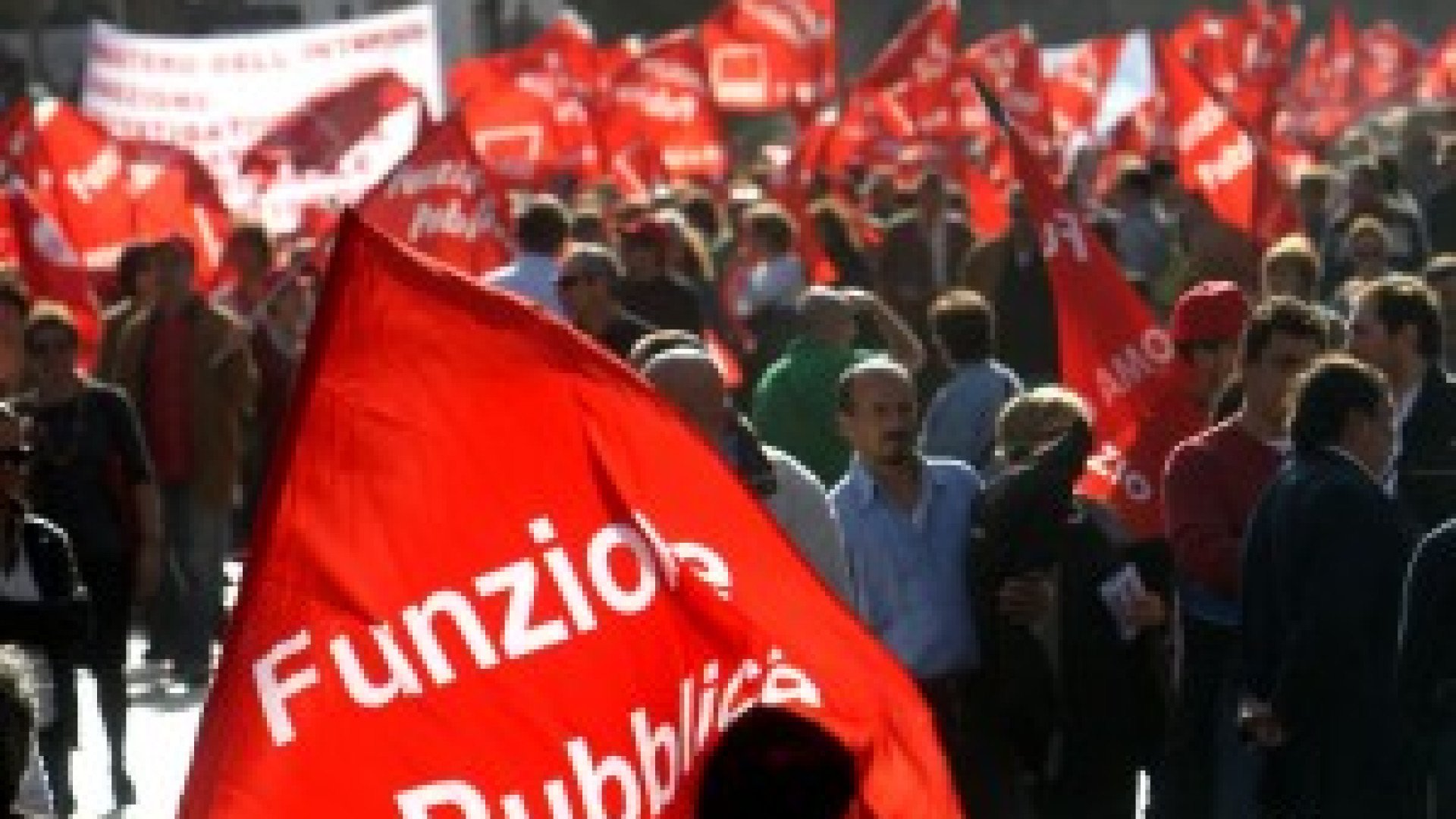 Agenzia unica ispettiva del lavoro, domani sit-in dei sindacati a Bologna