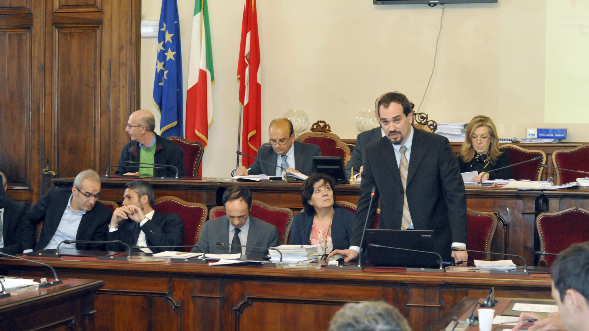 Ok della giunta al bilancio preventivo, taglio di 8 milioni rispetto al 2012