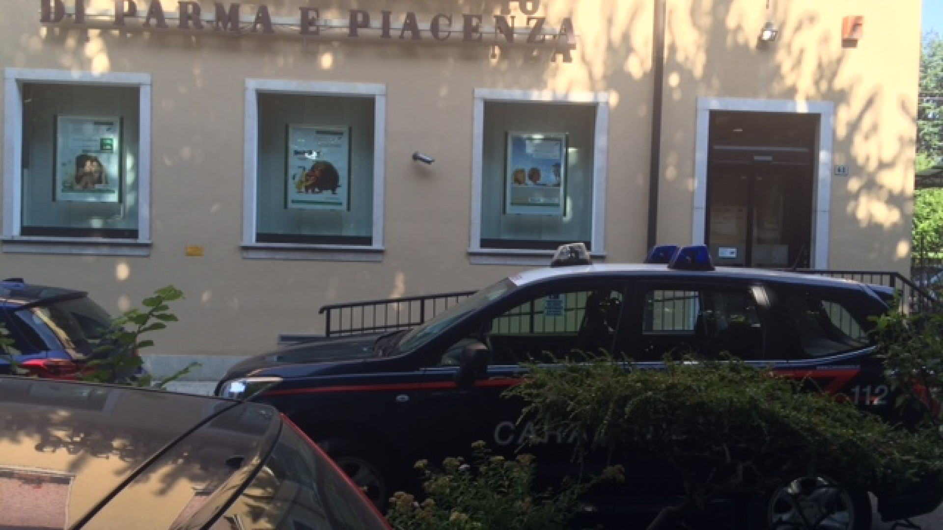 Assalto alla Cassa di Risparmio di Gragnano: caccia a tre banditi