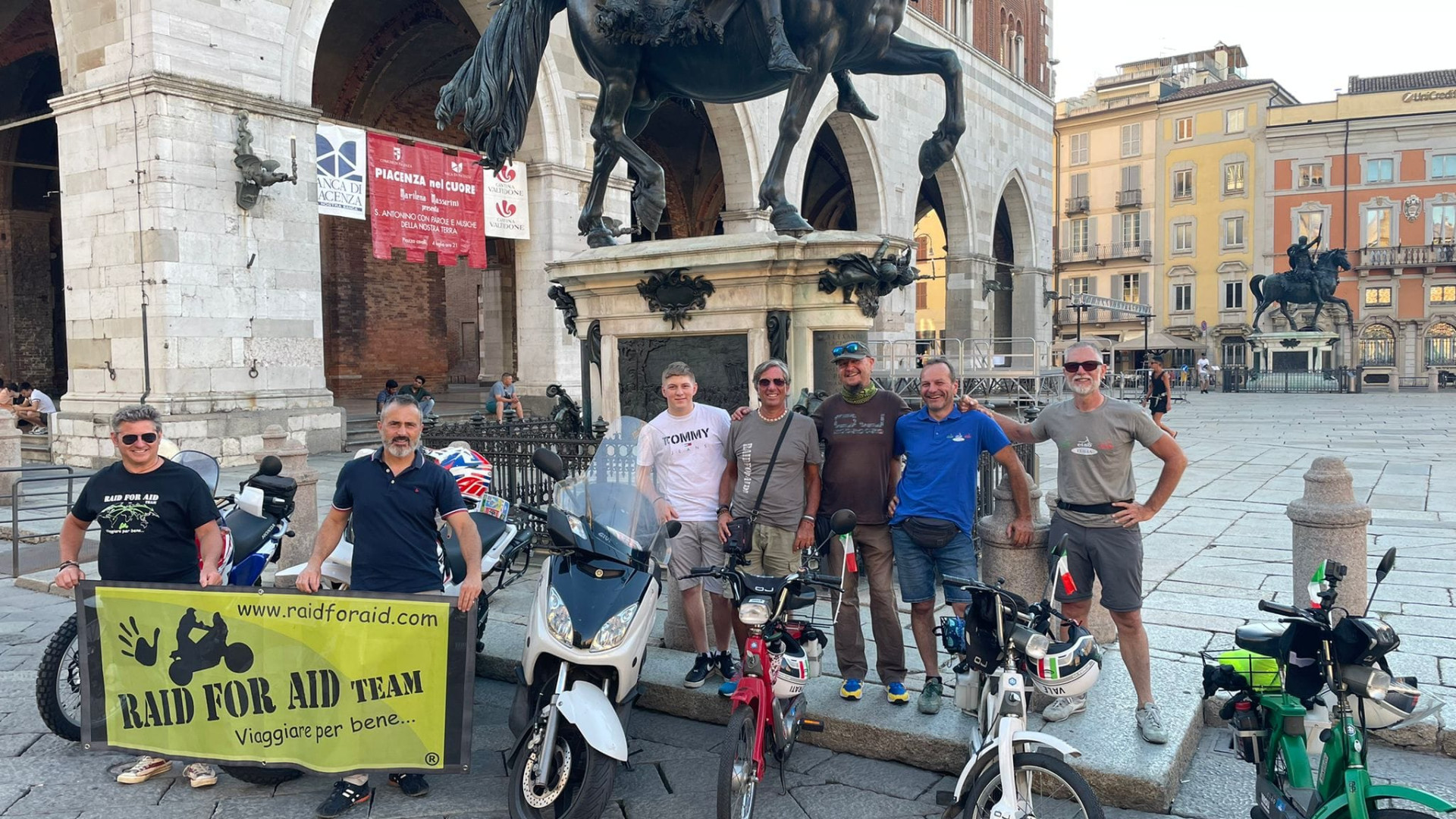 "Ciao Ciao Ciao Italia", anche a Piacenza i tre motociclisti dal cuore d'oro