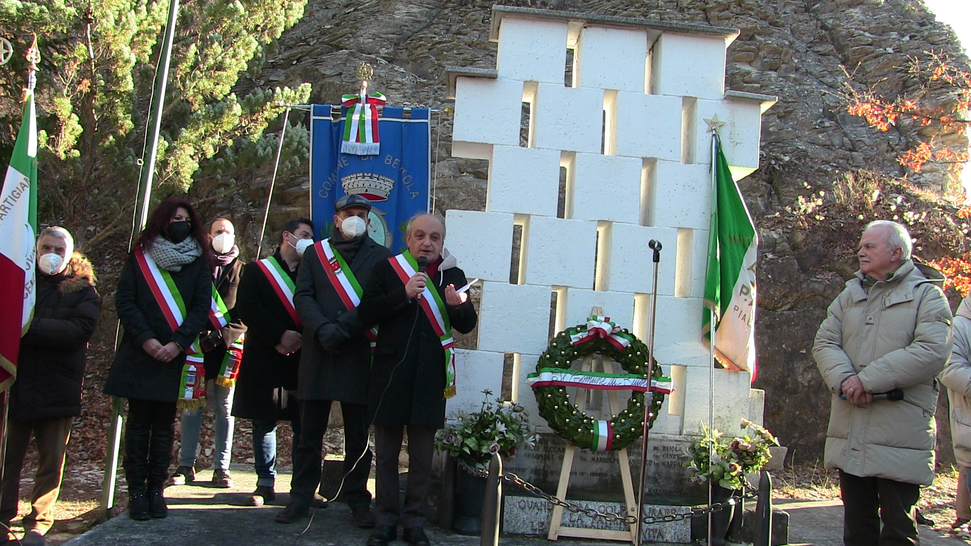 Partigiani, giovani e istituzioni per onorare le 21 vittime di Rio Farnese