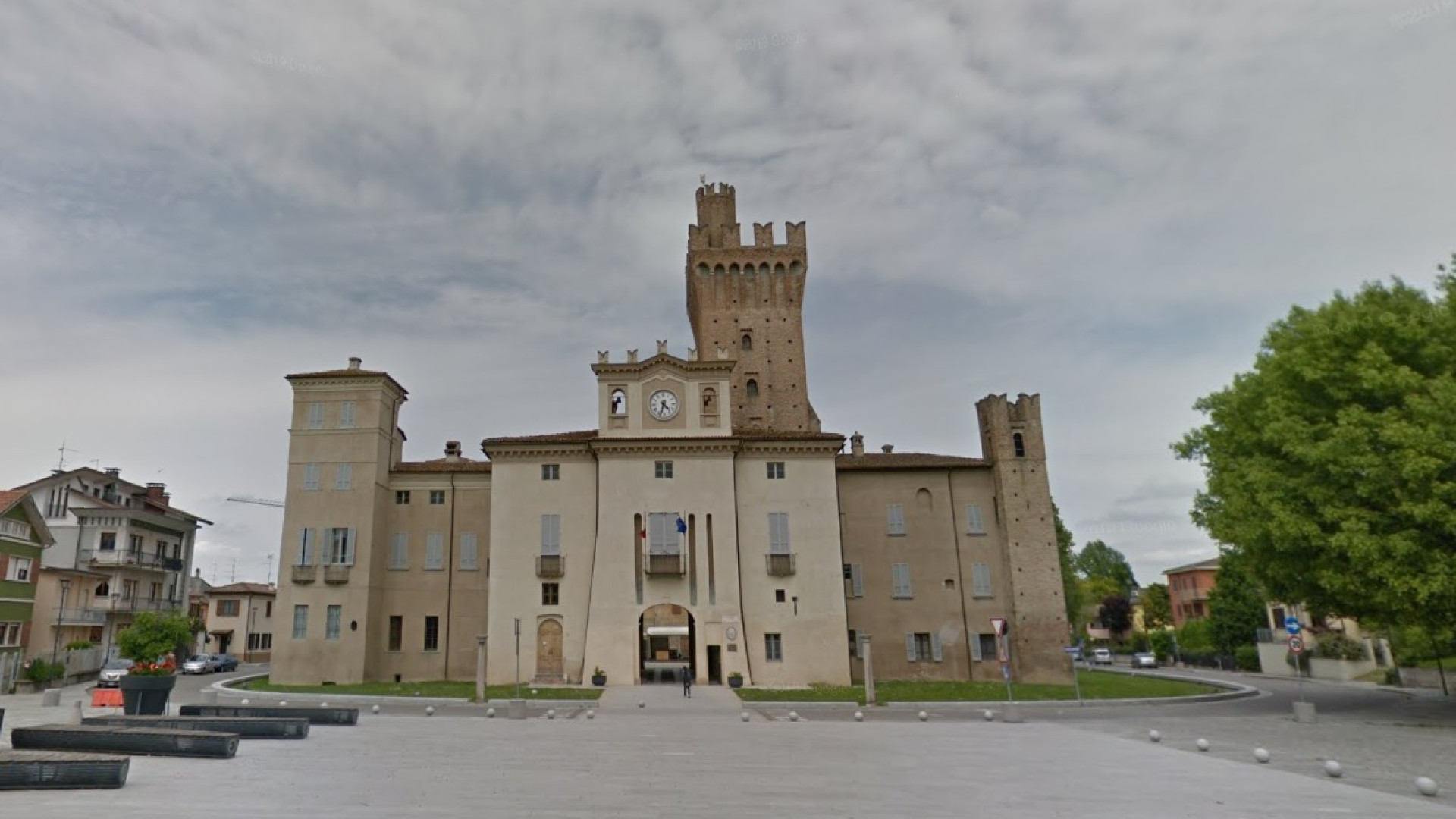 Caorso, cali di pressione nella rete idrica per tutta la giornata: operai a lavoro