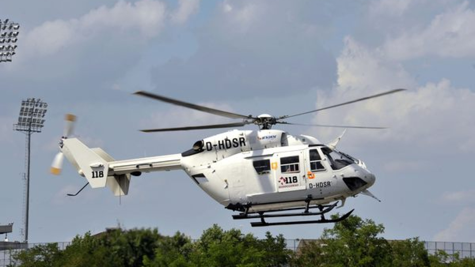 Auto contro moto ad Alseno, centauro nel canale. Sul posto l'eliambulanza