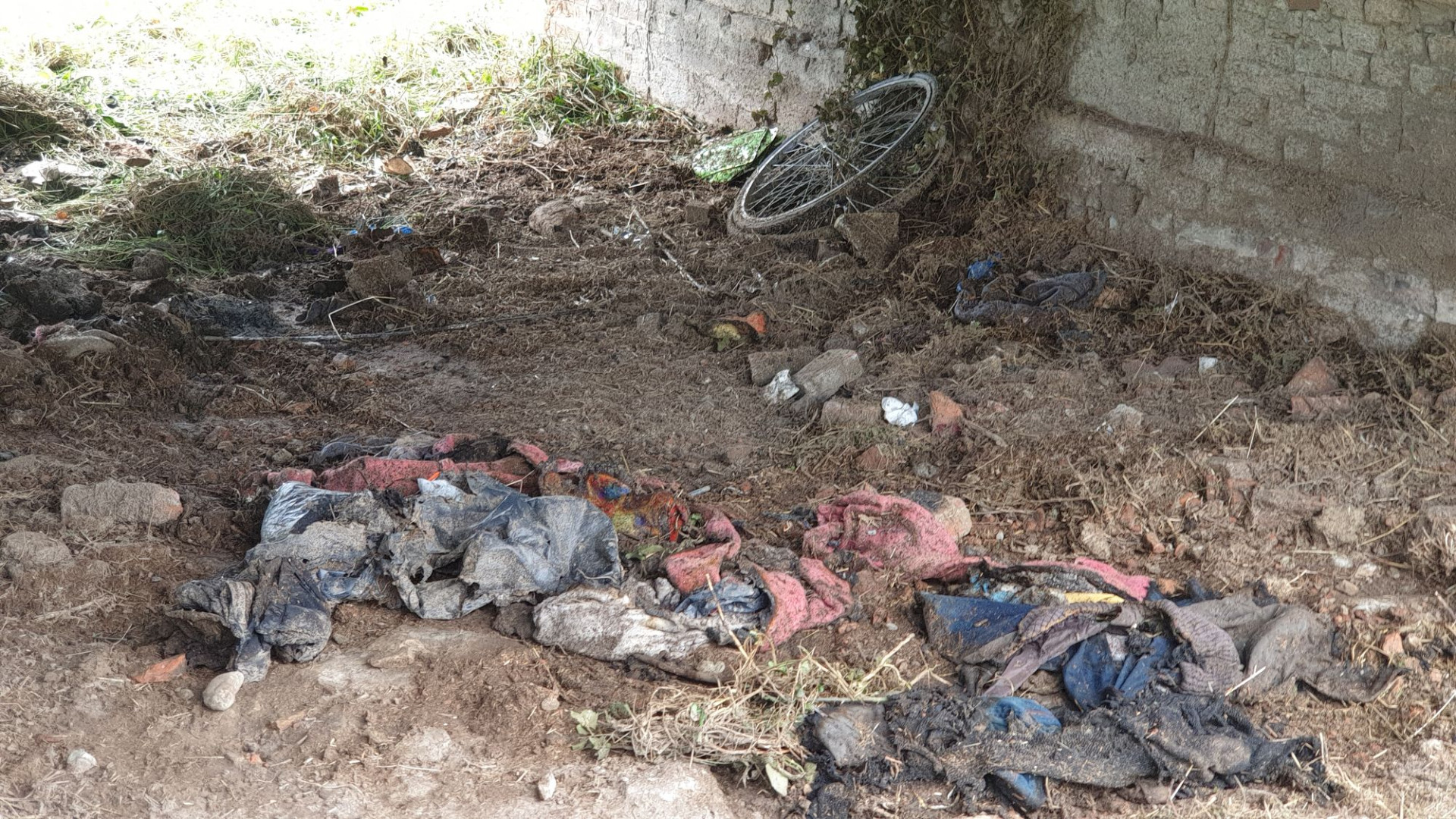 "Doniamo tenda, abiti e biancheria": colletta per il clochard preso di mira dal piromane