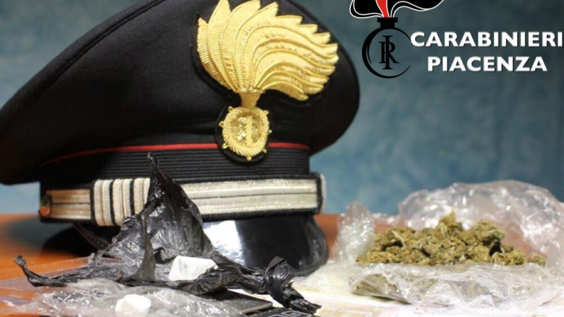 "Paga o ti bruciamo la casa": nonna minacciata da una mamma con il figlio e l'amico