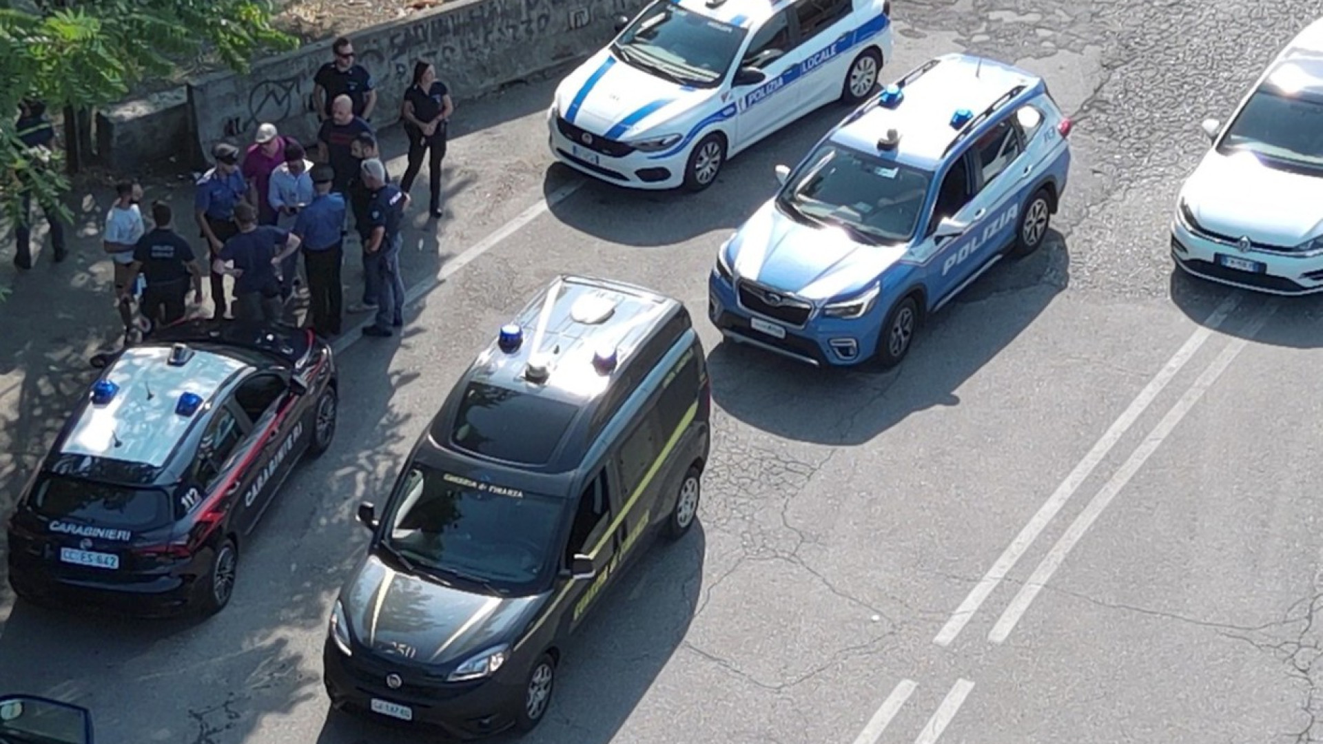 Prova la fuga in monopattino: fermato, trovato con la droga e denunciato