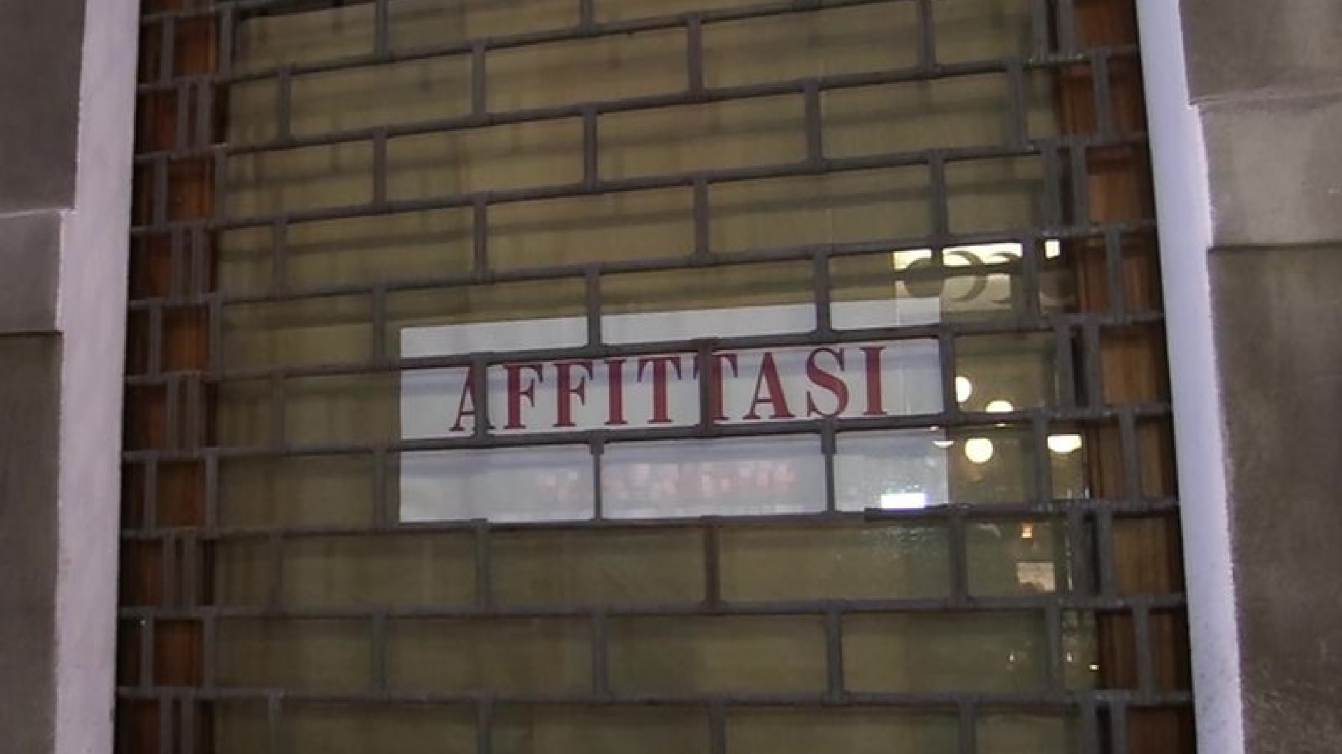 Vetrine spoglie addio: in centro storico i negozi sfitti verranno riqualificati